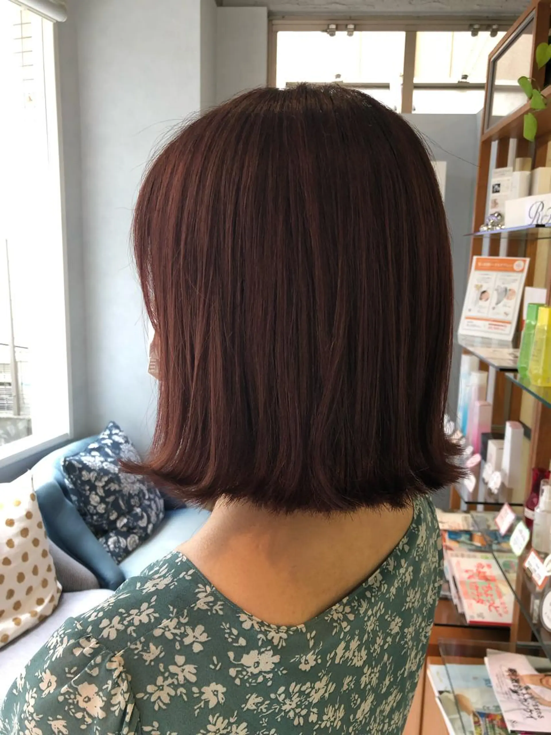 ショート 切りっぱなしボブ アッシュ ボブ 阿部 美咲のヘアスタイル