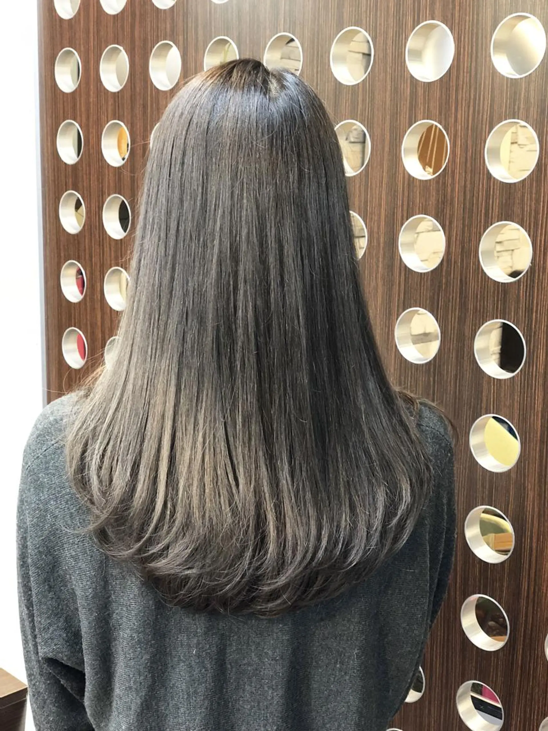 カラー ブリーチ グレージュ ブリーチなしカラー ショート・ボブ 徳竹淳一のヘアスタイル