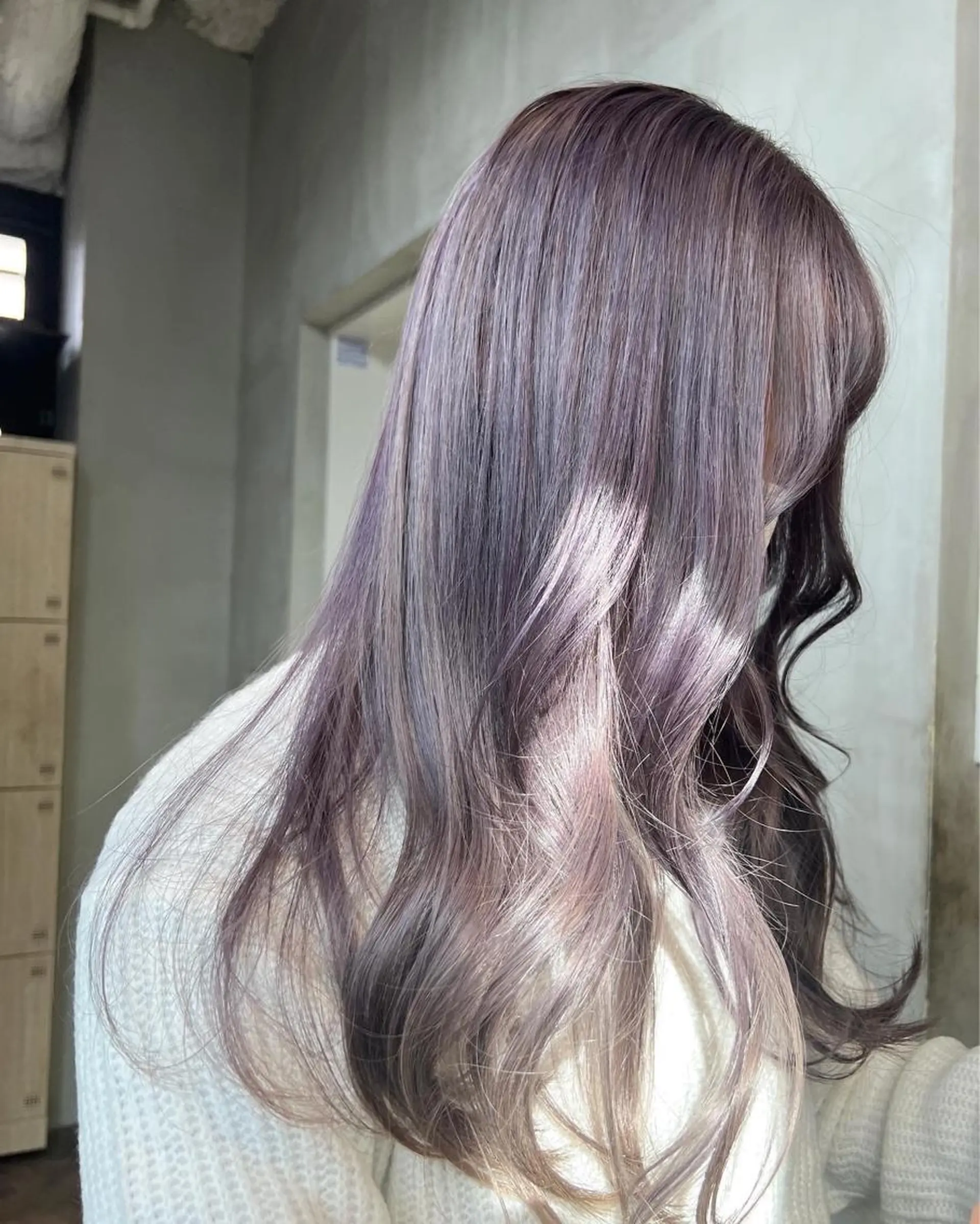 ロング カラー 梅田/レイヤーカット /ミルクティーカラーのヘアスタイル