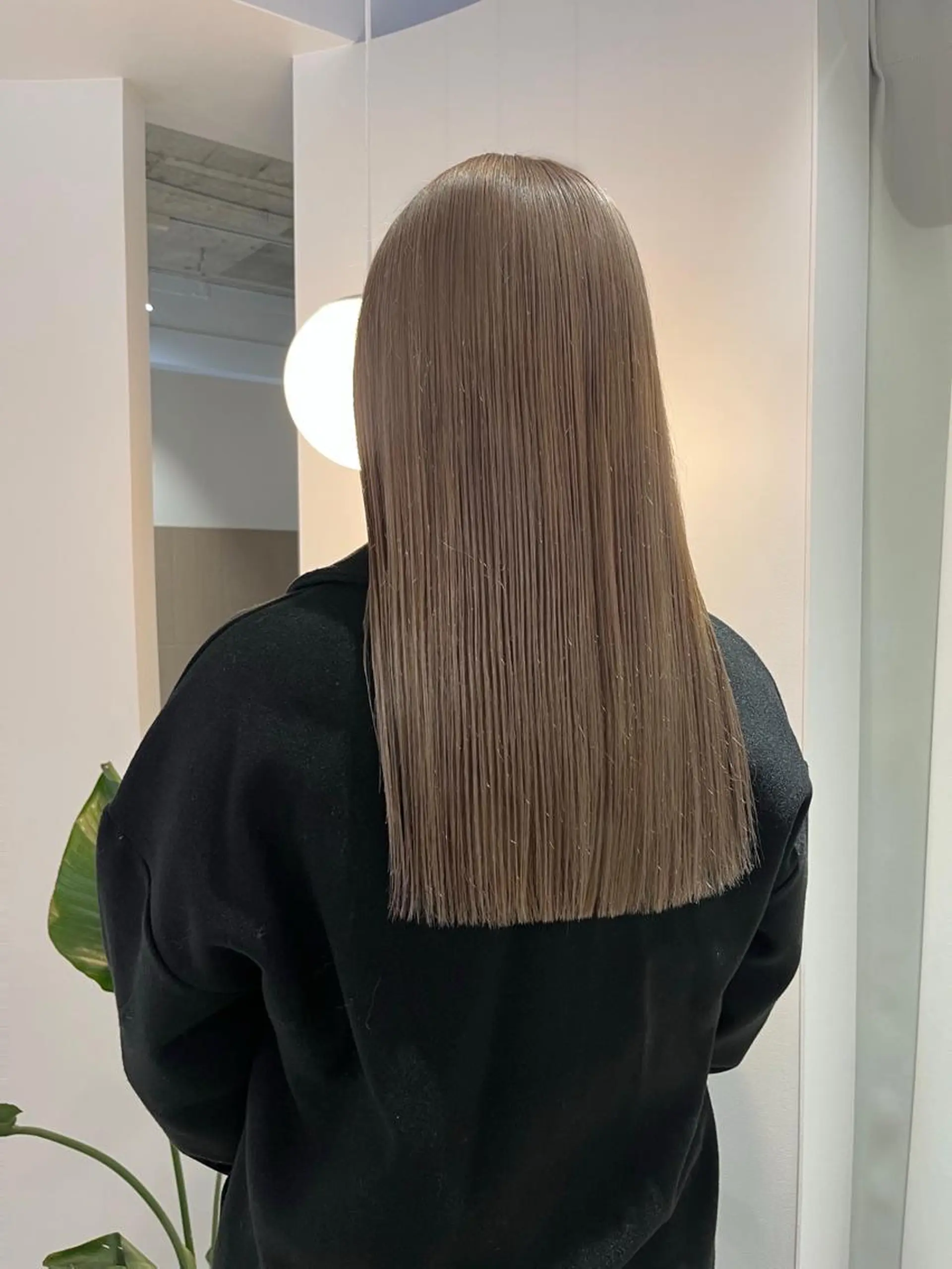 ロング カラー グレージュ YUZUKI 🌙のヘアスタイル