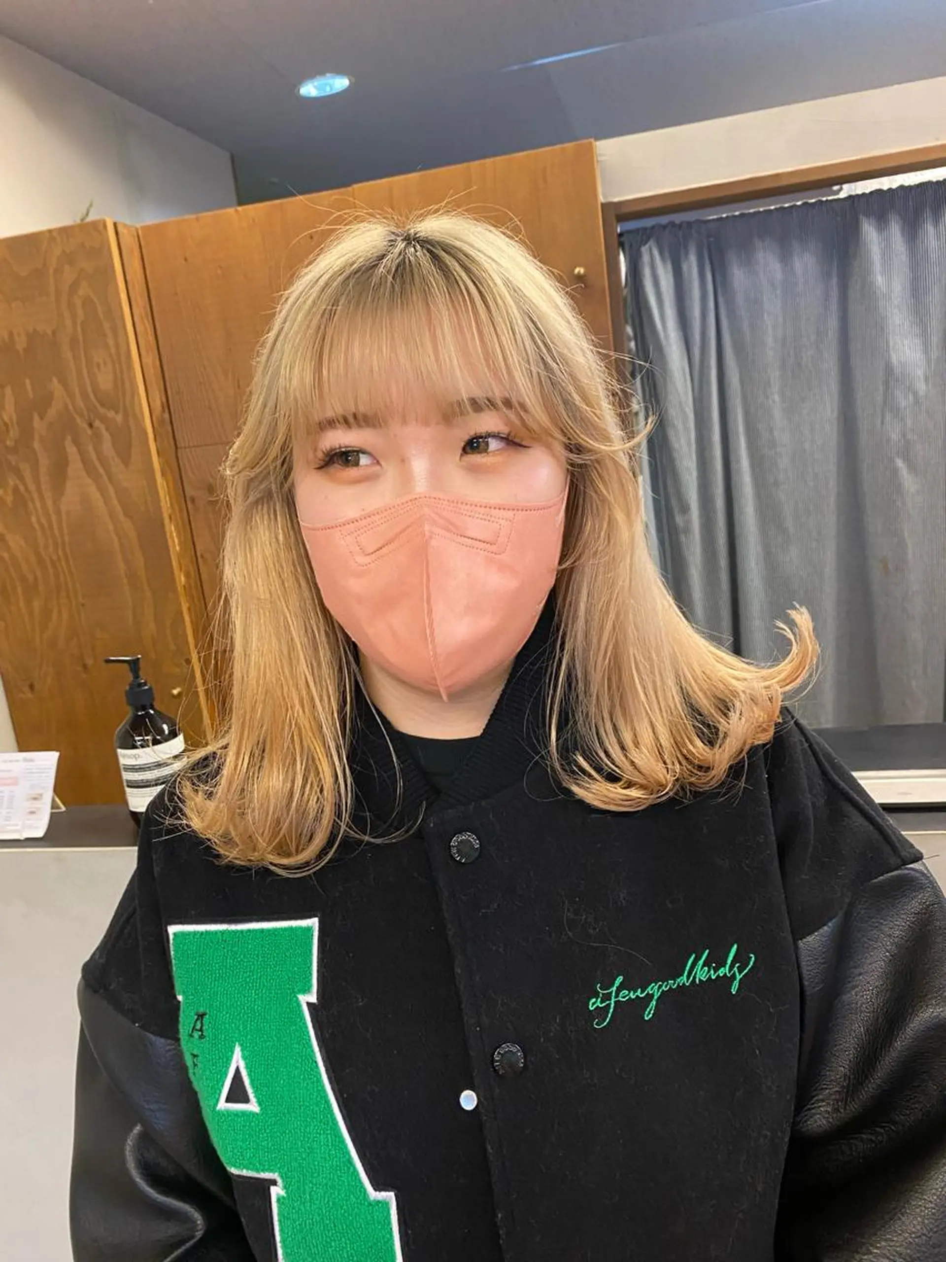 セミロング デザインカラー/ボブ ブリーチカラー/ユリのヘアスタイル