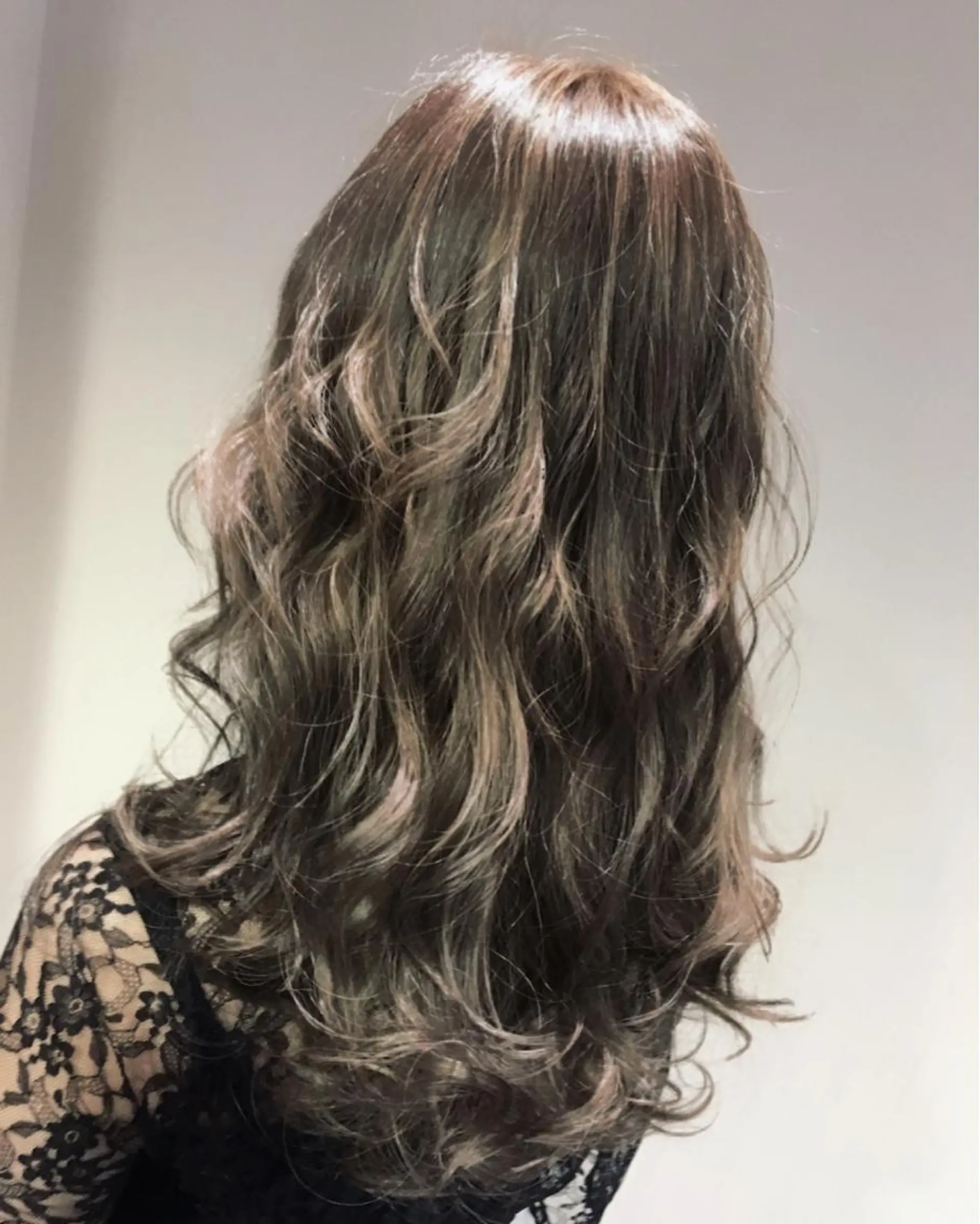 セミロング カラー パーマ ブリーチ ハイライトカラー ハイライト トリートメント 【mokuオーナー】 ちはるのヘアスタイル