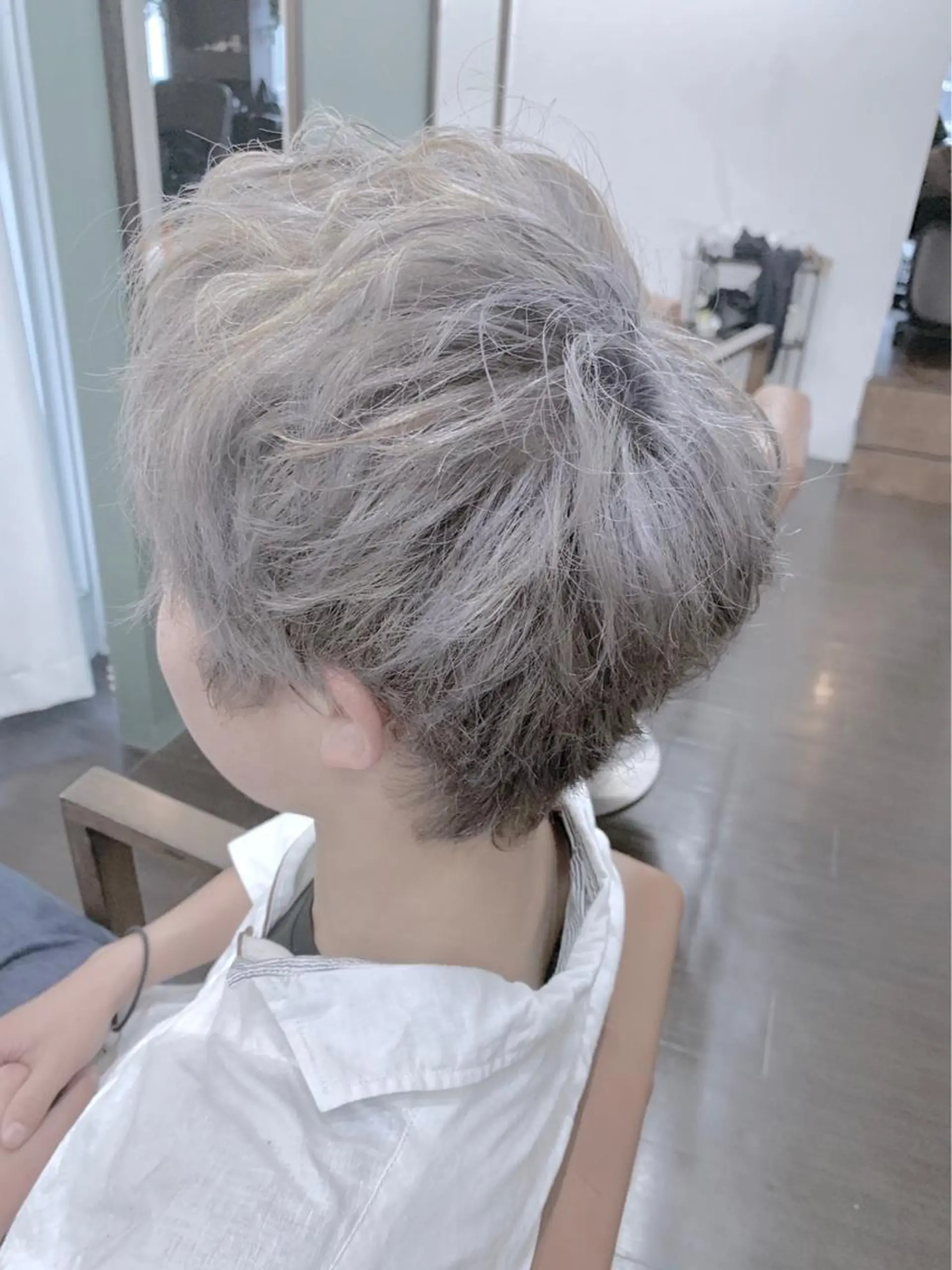 カラー メンズ メンズブリーチ メンズハイライト メンズメッシュ アッシュ アッシュグレー ブリーチ毛に縮毛矯正 ✨カラー✨山田 正幸のヘアスタイル