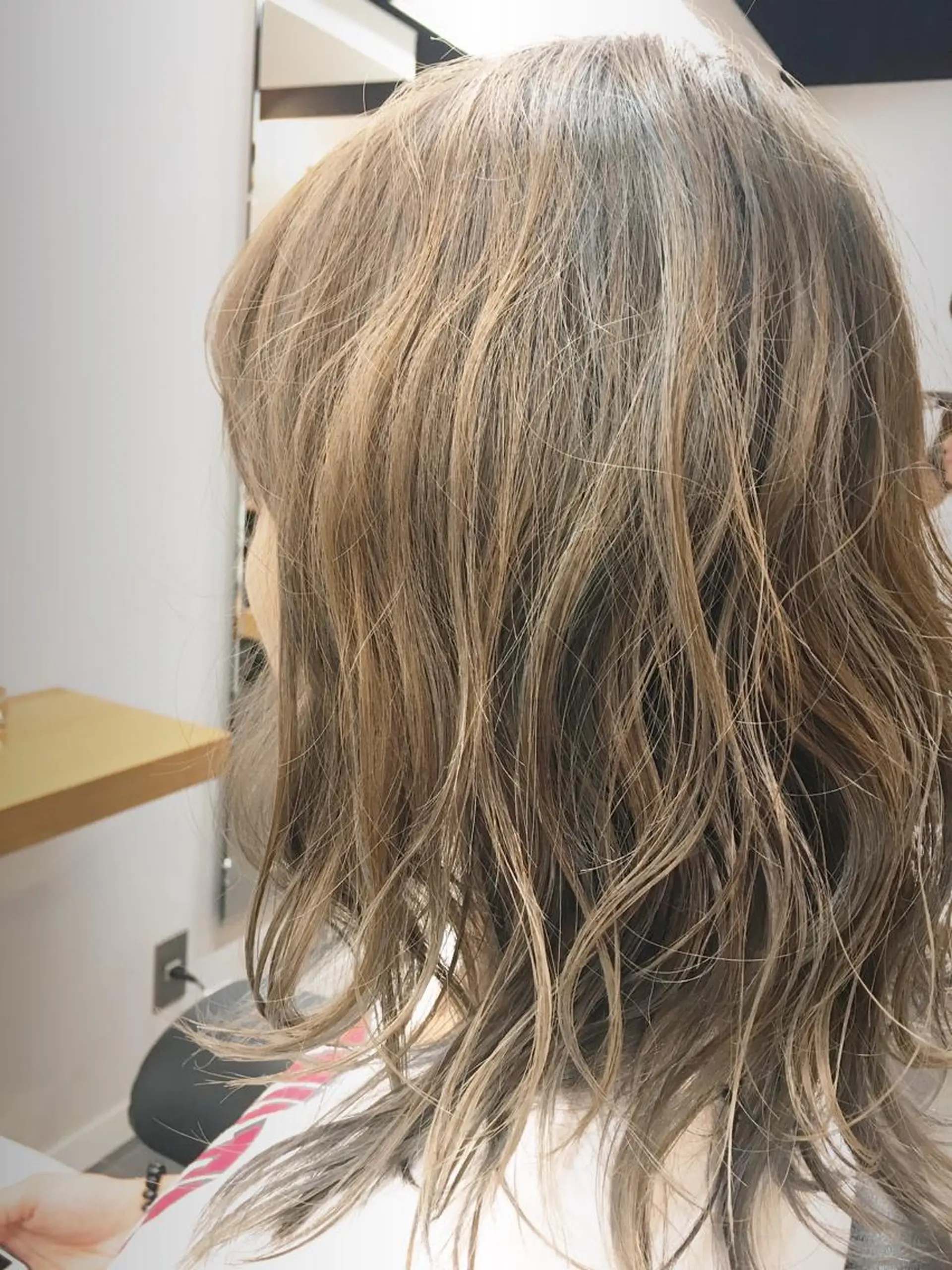 ミディアム カラー アッシュ ハイライトカラー ハイライト デジタルパーマ💫/ 似合わせカット✂️のヘアスタイル
