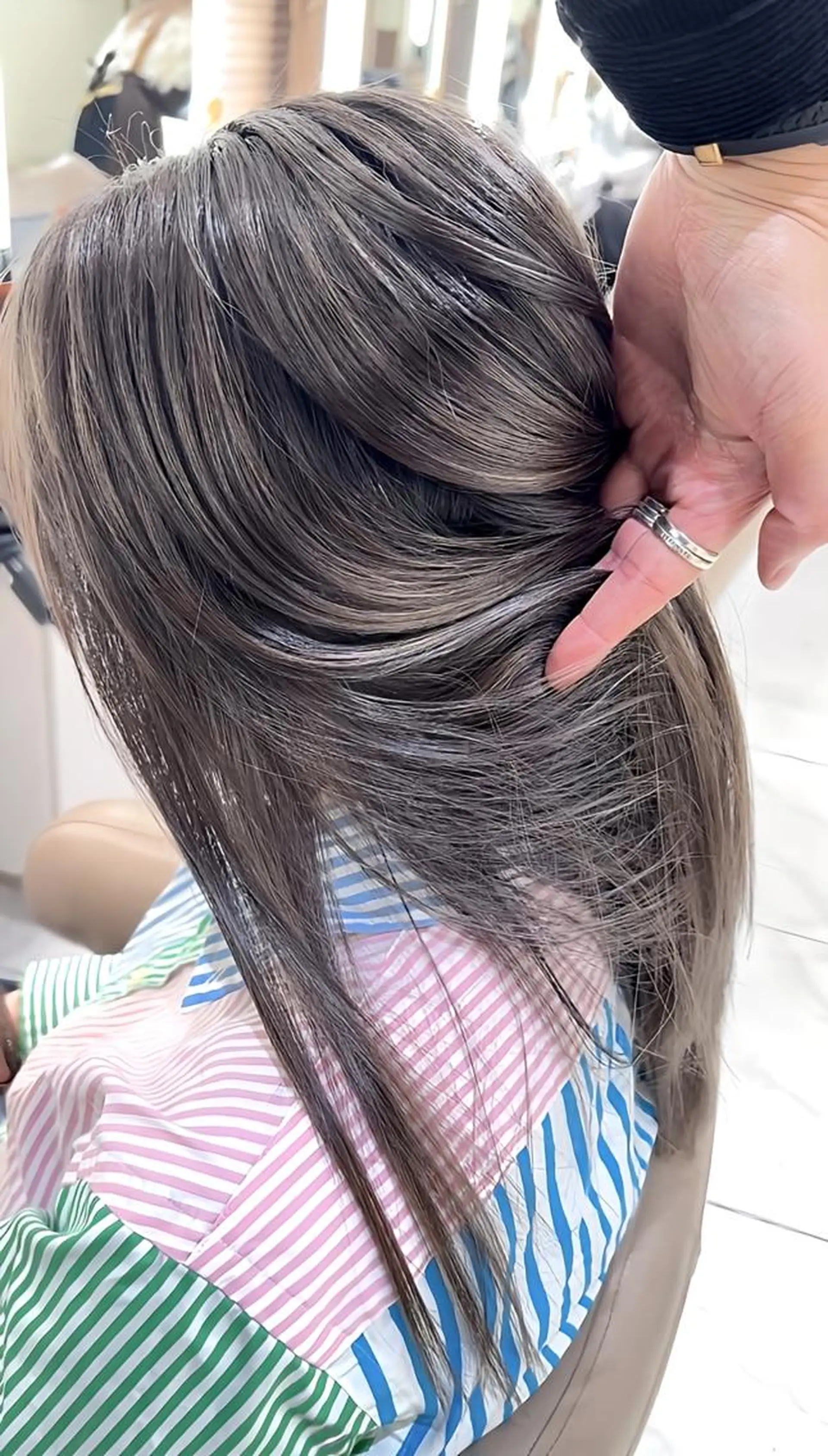 ロング カラー バレイヤージュ 髪質改善 レイヤーカット カット ヘアカラー トリートメント 山崎俊輔/髪質改善 /バレイヤージュのヘアスタイル