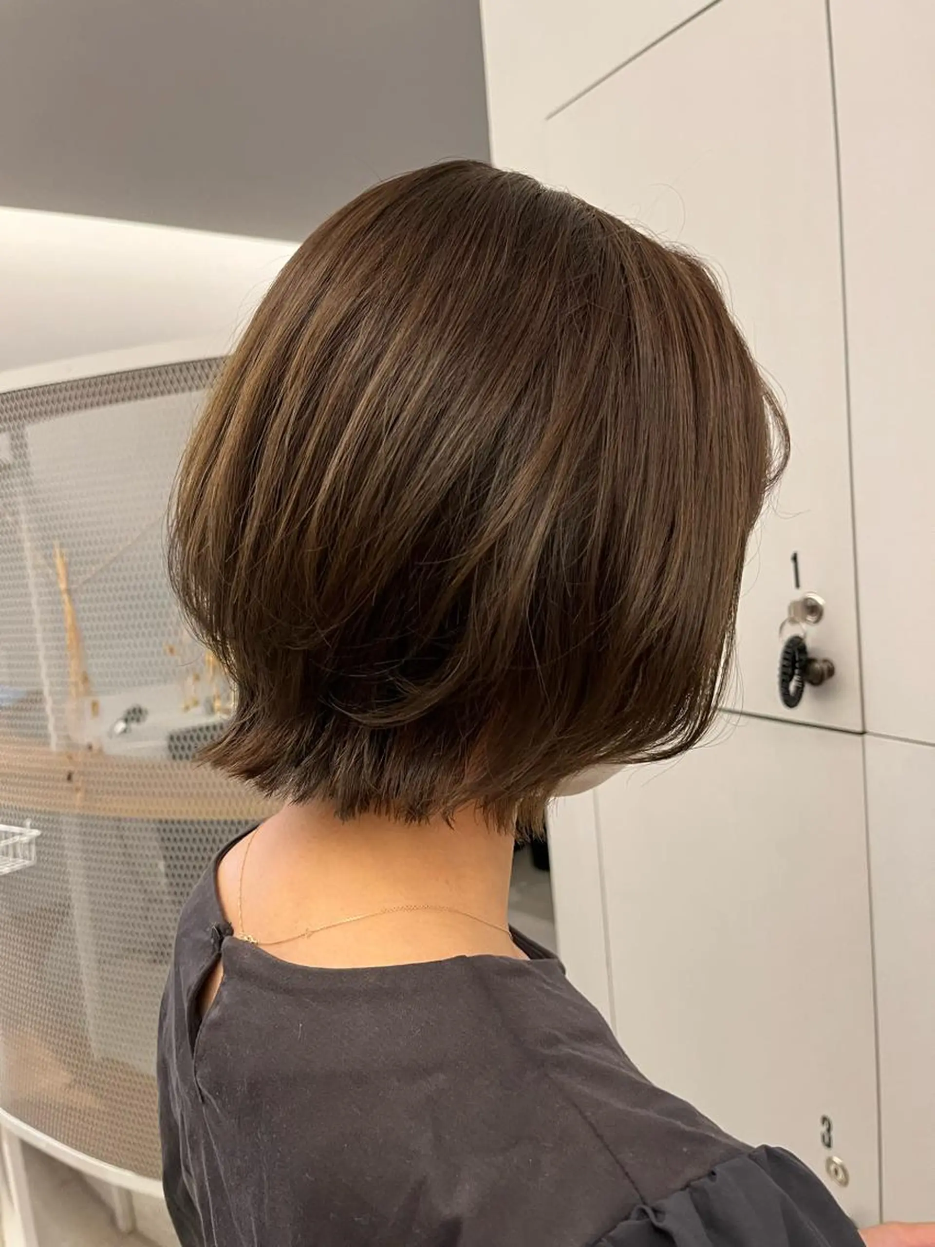 ミディアム 廣岡 采音のヘアスタイル