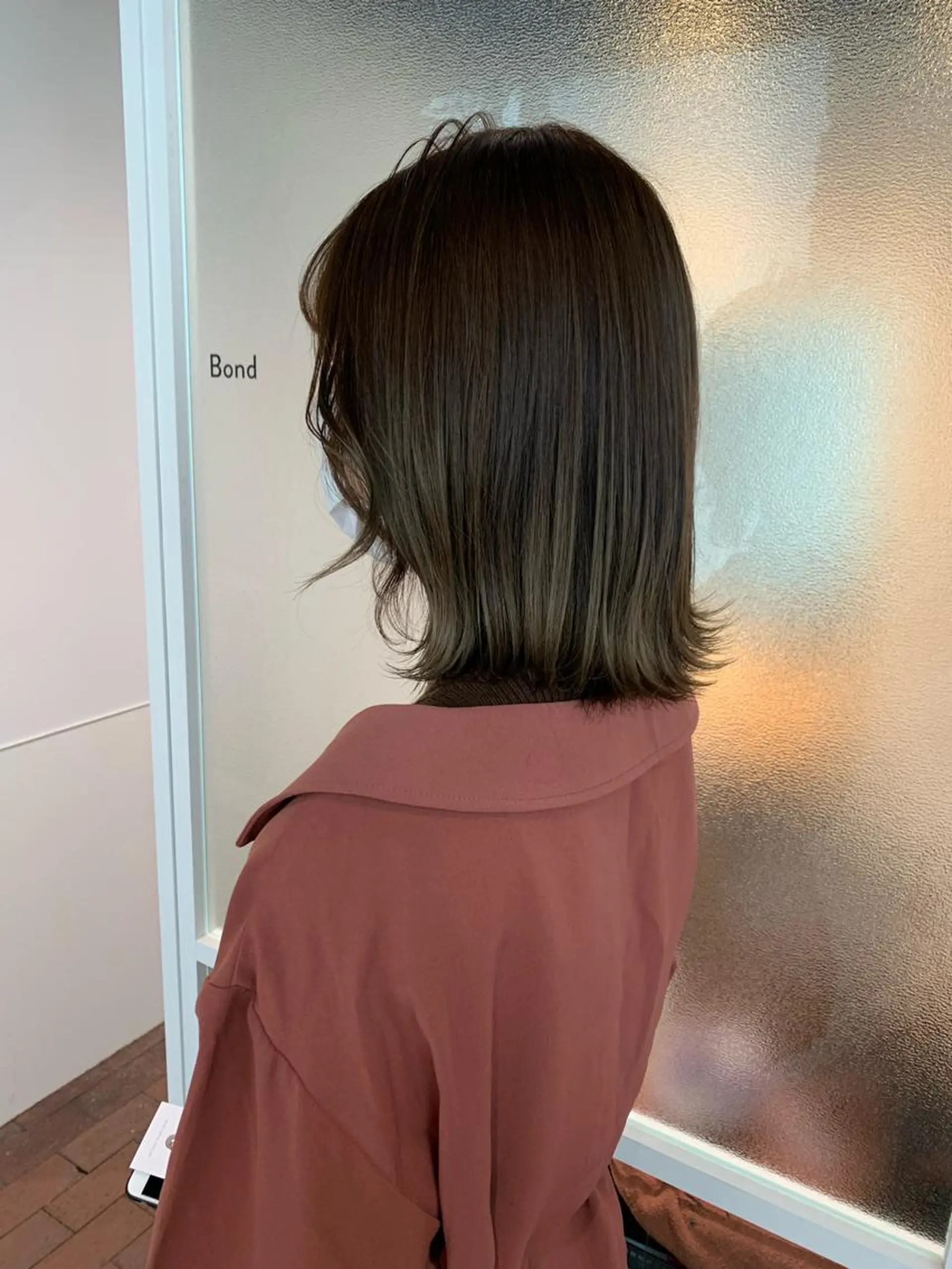 ミディアム カラー ベージュカラー ブリーチ ブリーチなしカラー オリーブベージュ カット ヘアカラー トリートメント 片岡 由依のヘアスタイル