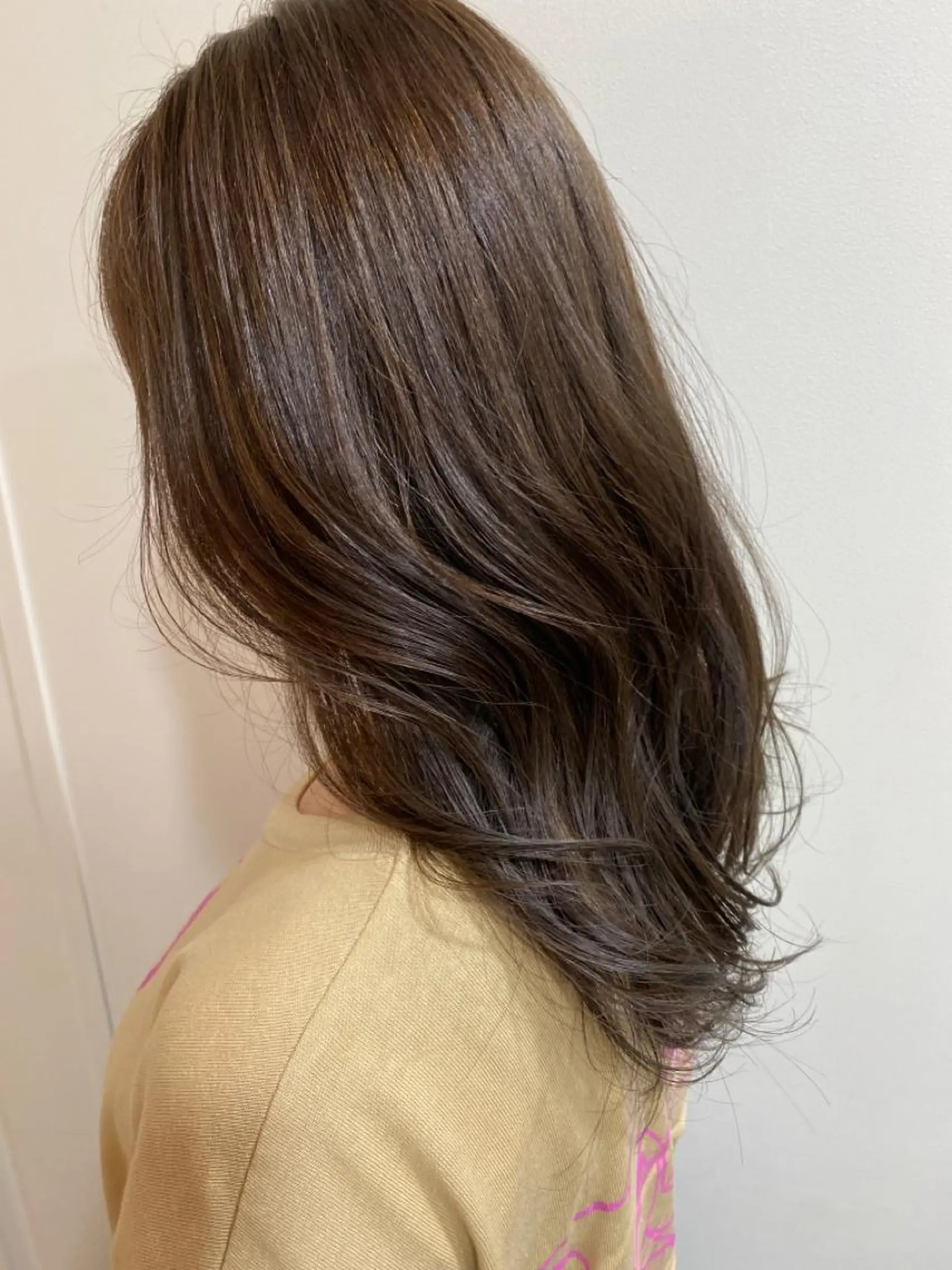 セミロング カラー グレージュ salowin渋谷kitaya park前所属・RIKA韓国ヘア/く びれヘア/上品カラーのヘアスタイル