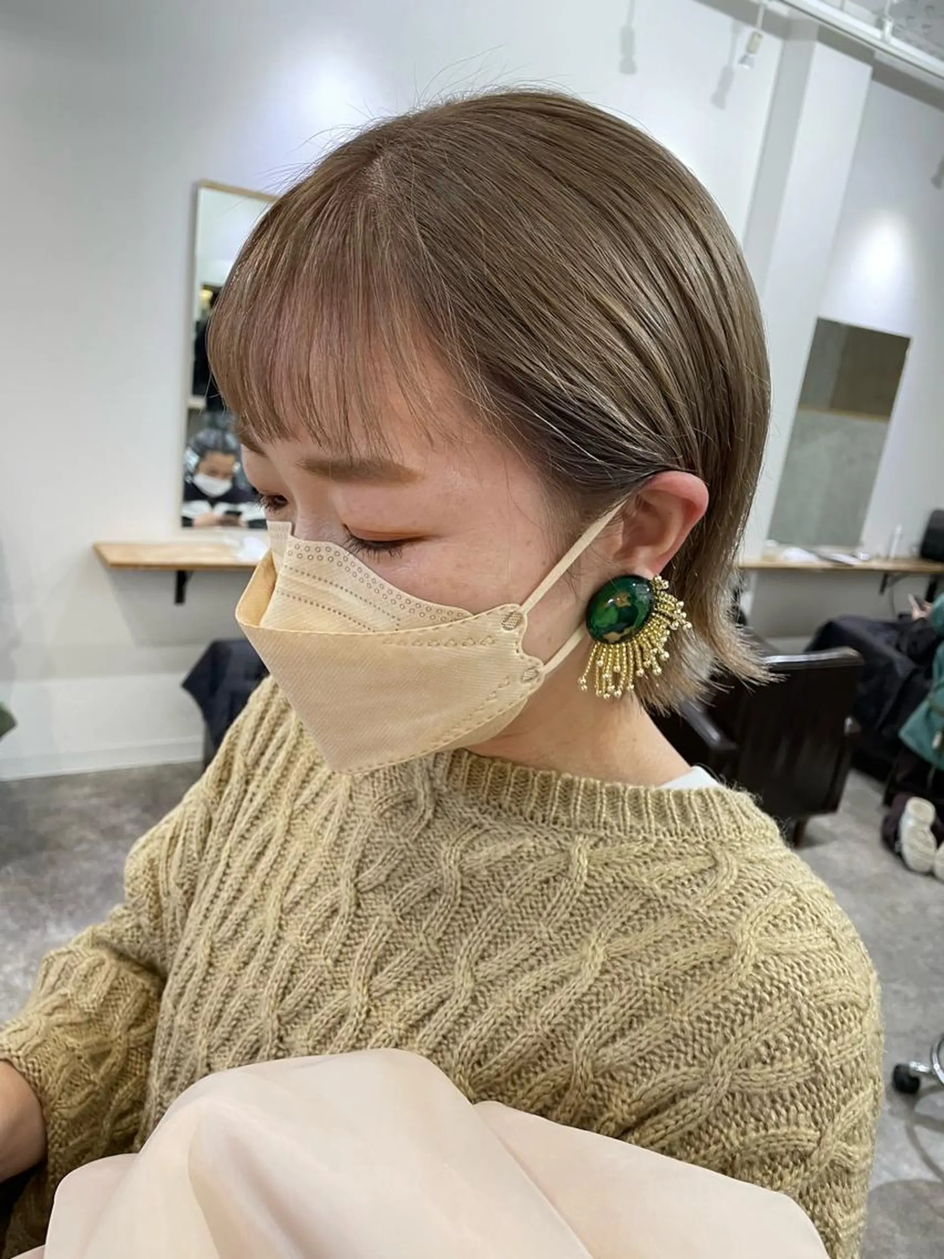 ショート カラー ベージュカラー ハイトーンカラー ミルクティーベージュ ボブ カット ヘアカラー トリートメント パーマ/透明感カラー /ボブ/吉田一生のヘアスタイル