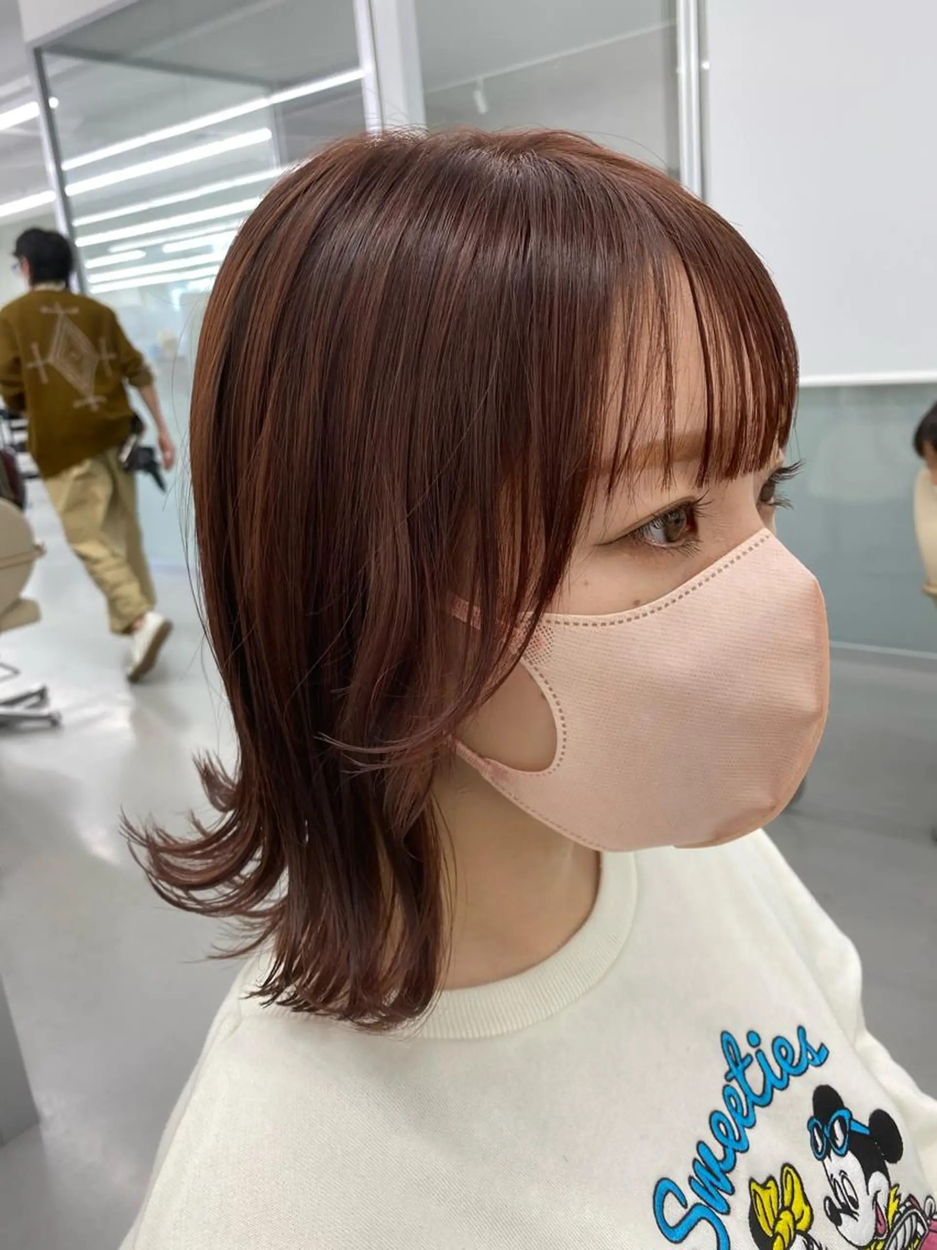 ミディアム カラー ベージュカラー ピンクカラー ピンクベージュ シースルーバング 小岸 竜のヘアスタイル