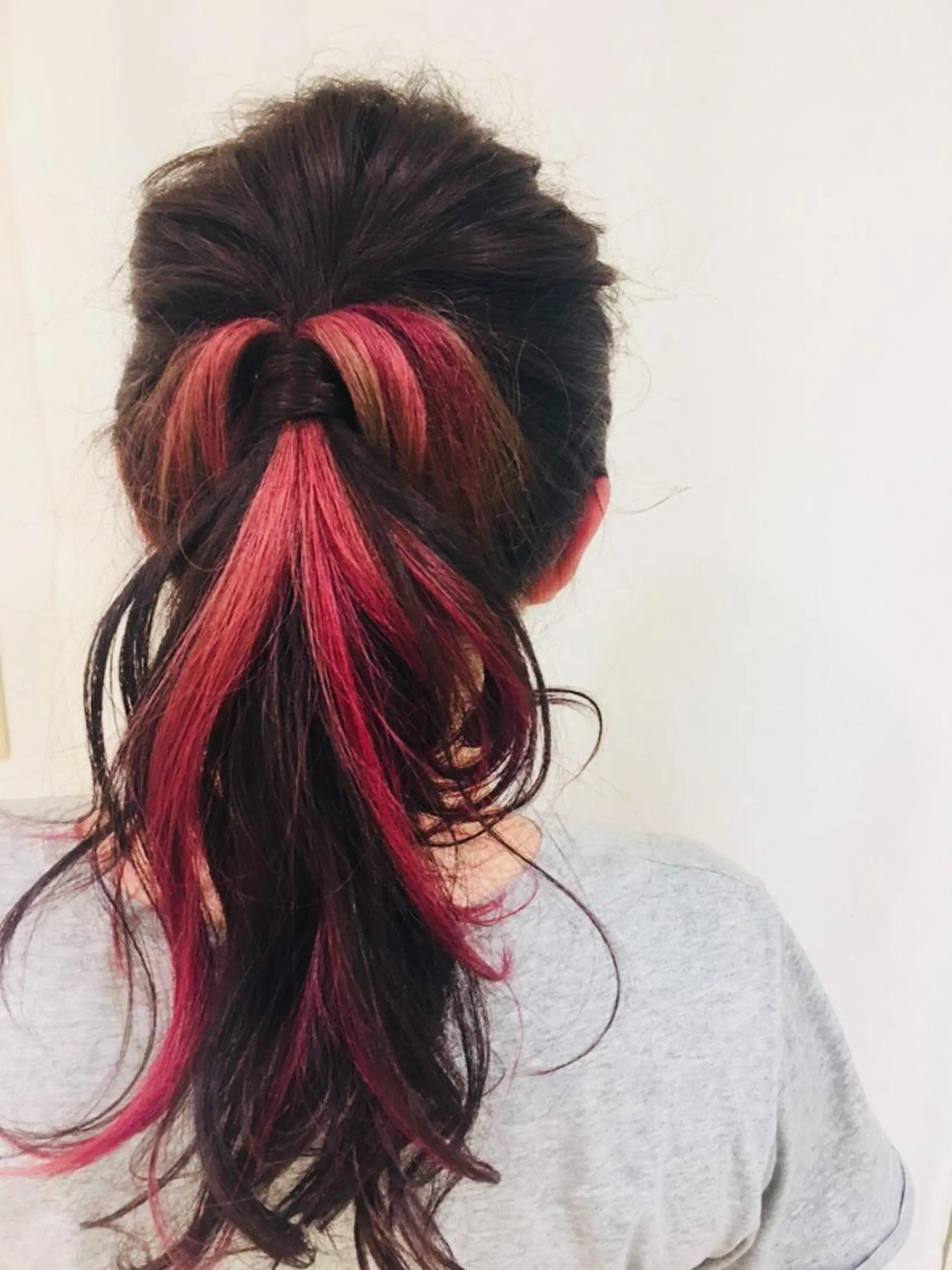 セミロング カラー ヘアアレンジ レッドカラー ヘアカラー きむえり/髪質改善 /うねり広がり改善のヘアスタイル