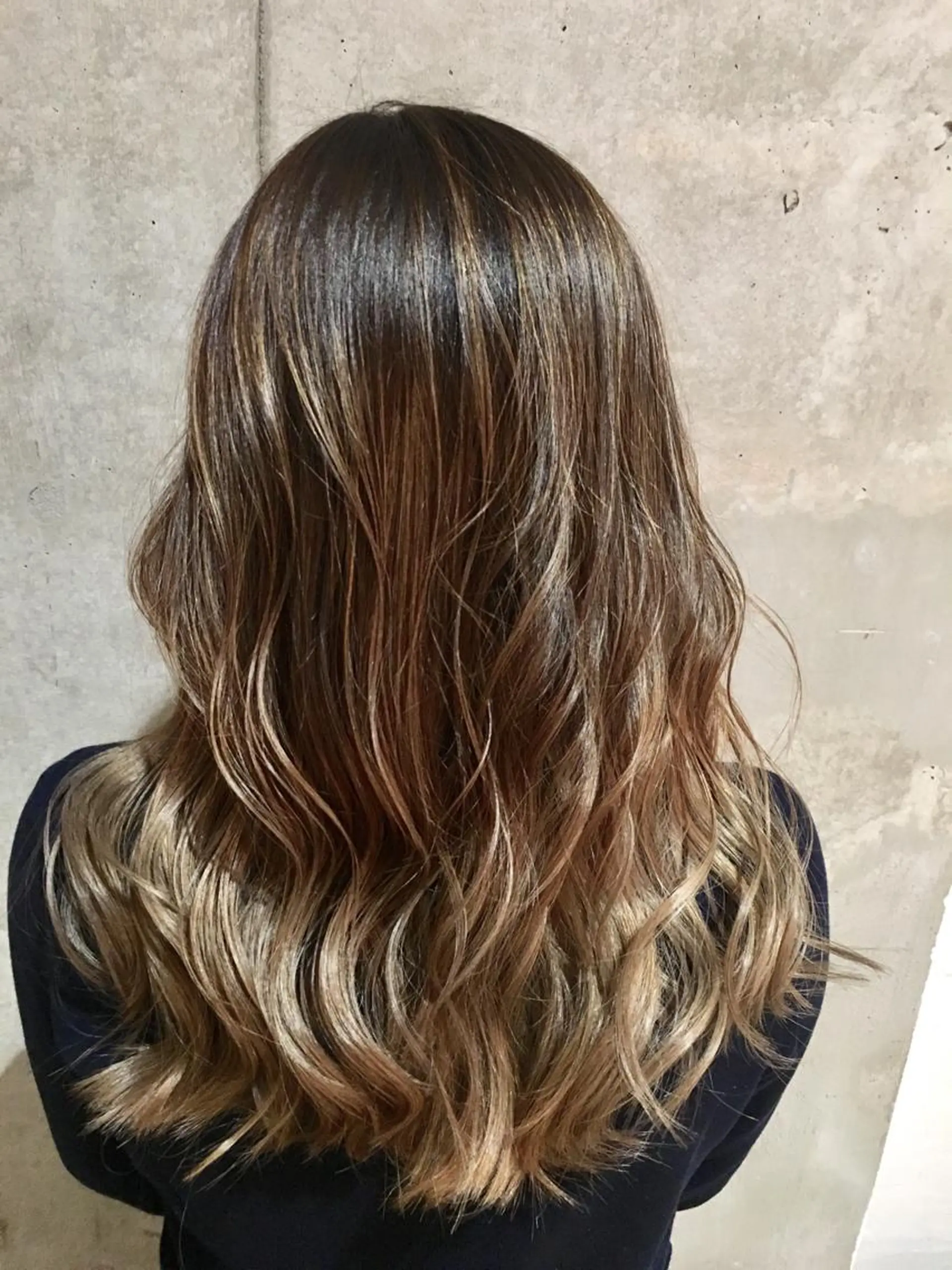 ロング カラー 長谷川 香織のヘアスタイル