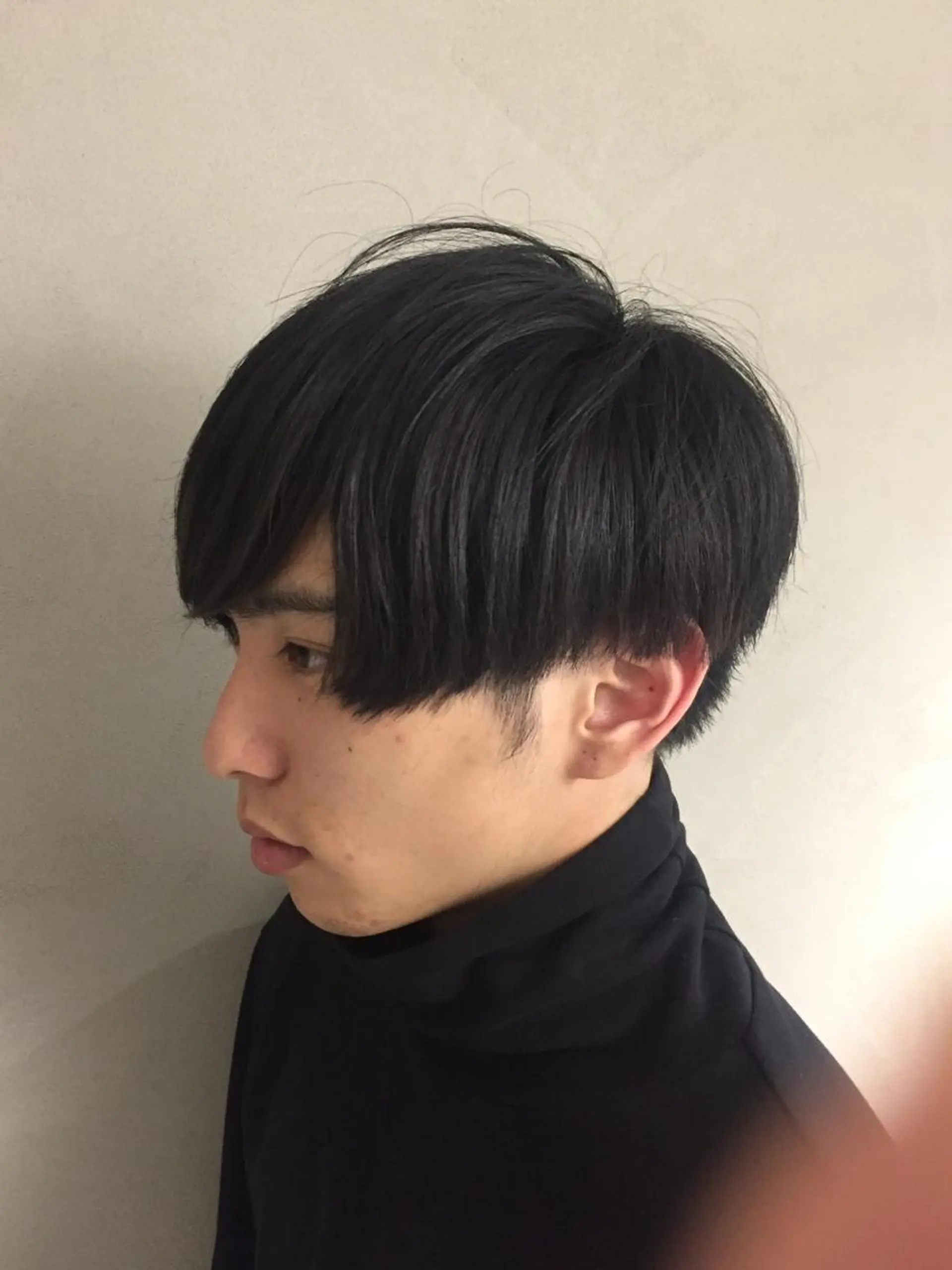 カラー メンズ メンズブリーチ 黒髪 ブリーチ ブルーカラー ブルーブラック カット ⭕️メンズパーマ⭕️ 山口　裕太郎のヘアスタイル