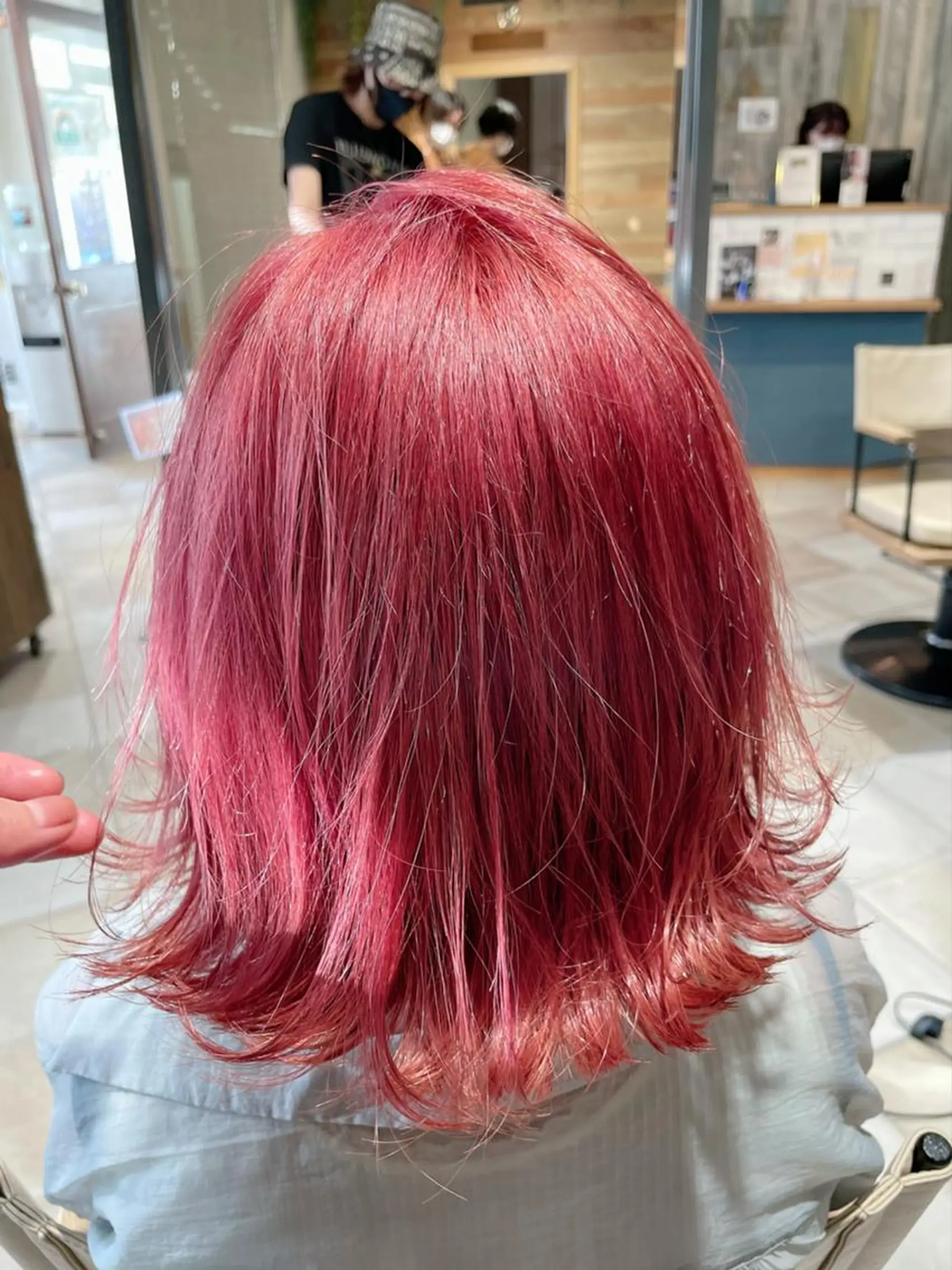 カラー ミディアム NEOLIVE ROAのヘアスタイル