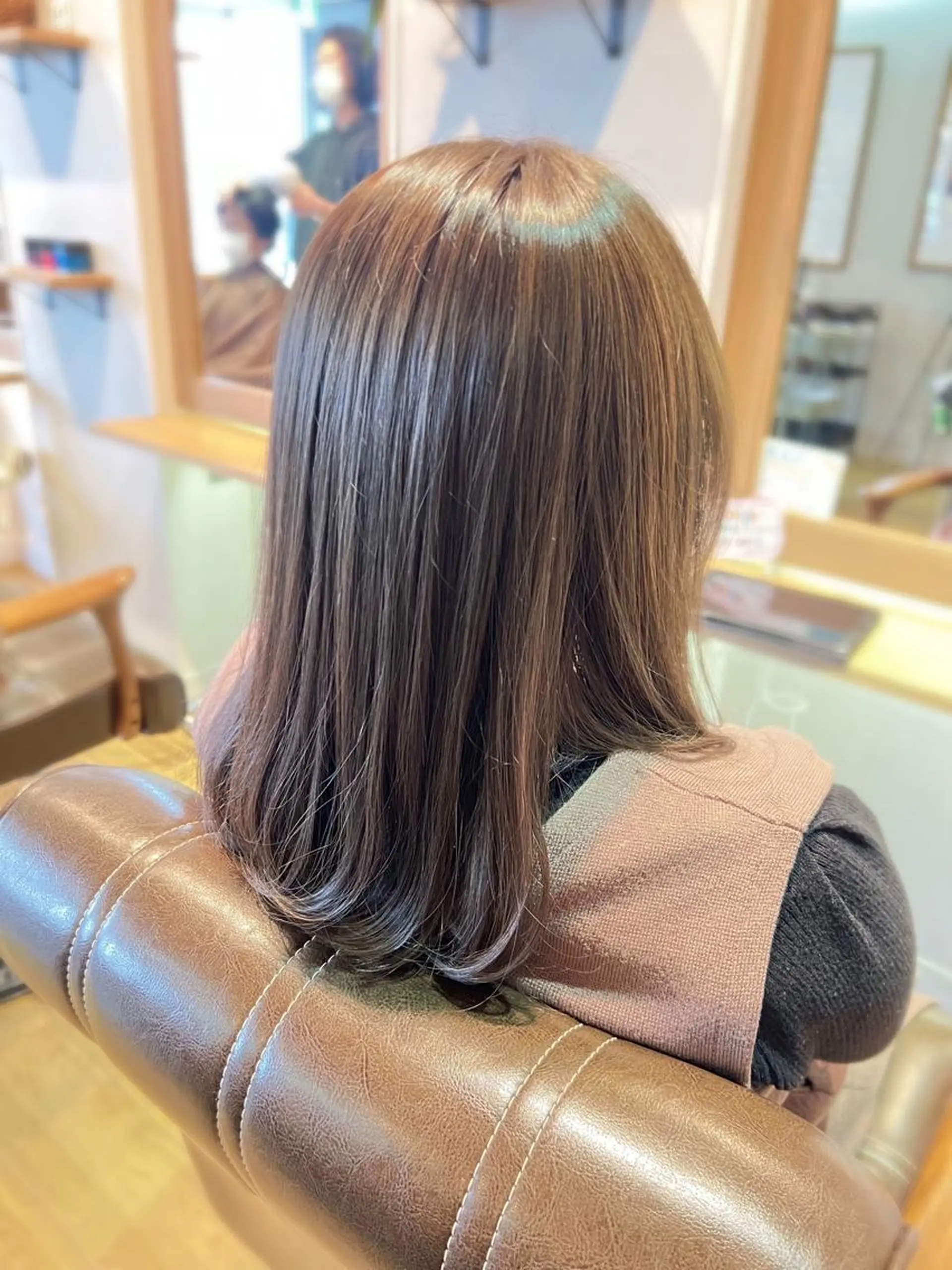 セミロング カラー アッシュ アッシュグレー アッシュグレージュ グレージュ 堀 望美のヘアスタイル