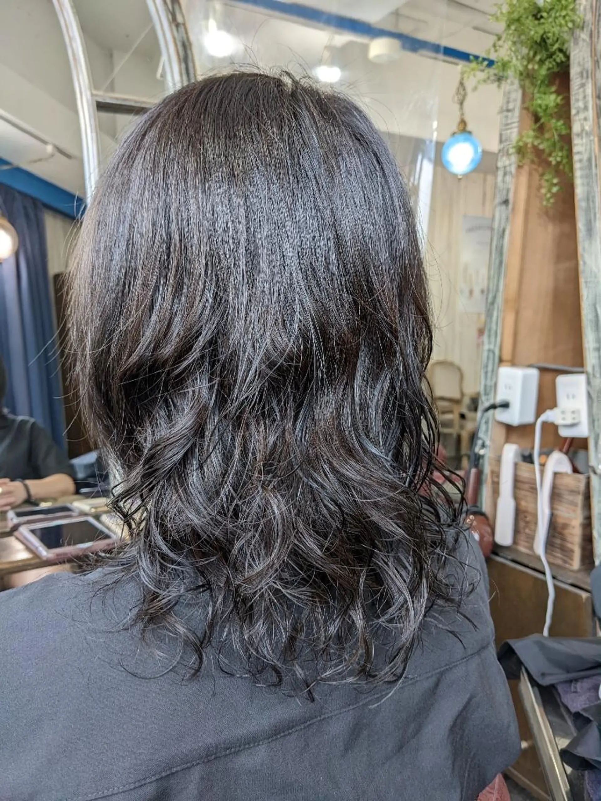 パーマ セミロング セミロングパーマ ボブ くびれヘア 顔周りカット ハイライト メンズパーマ/顔周り レイヤーカット/えののヘアスタイル
