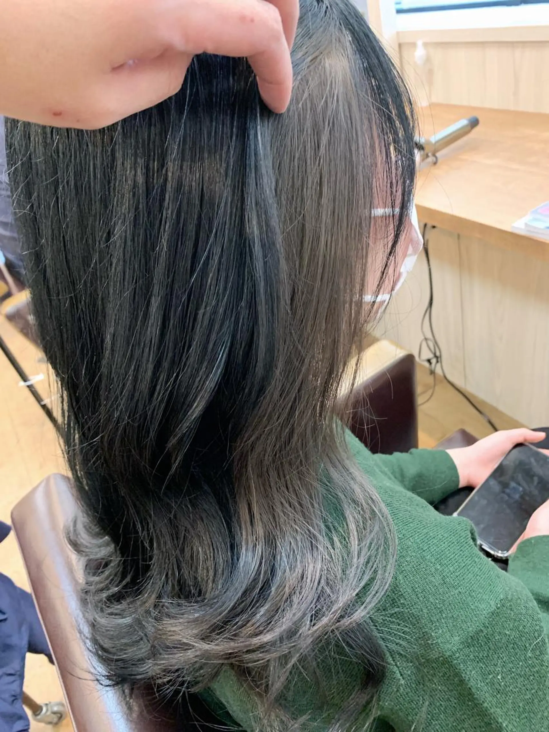 セミロング カラー インナーカラー ヘアカラー yuri🌼 NUMBER 天王寺のヘアスタイル