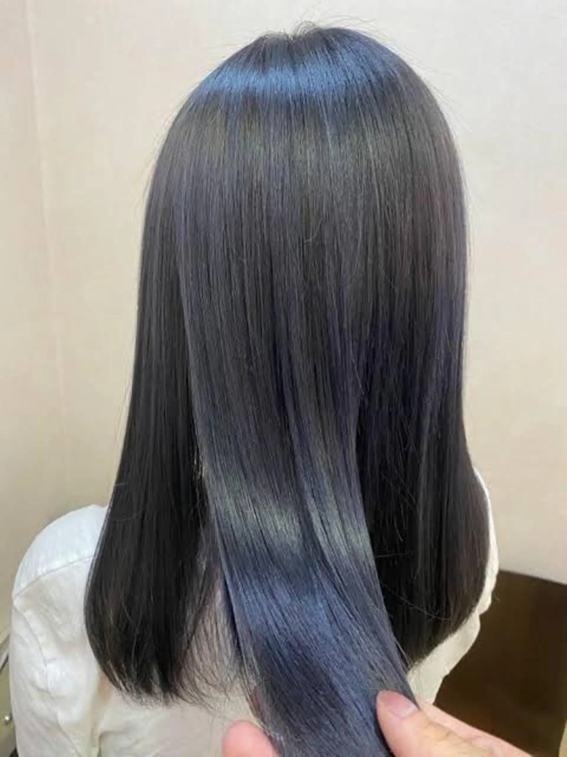 セミロング アッシュ ハイライト 髪質改善 🌼あんなtrend color🌼のヘアスタイル