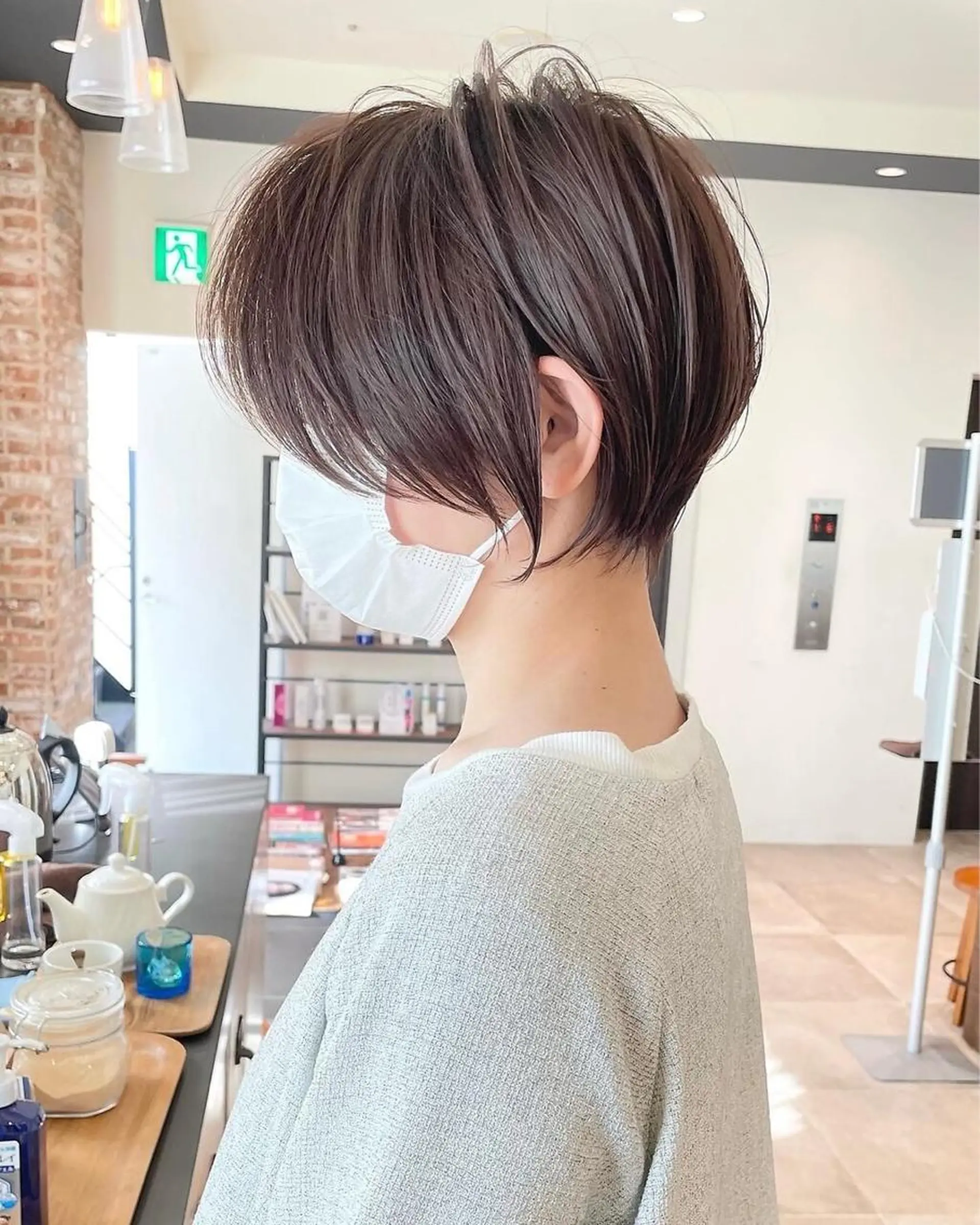 ショート カット 襟足でお悩みの方✂︎ くびれ職人ハシモトのヘアスタイル
