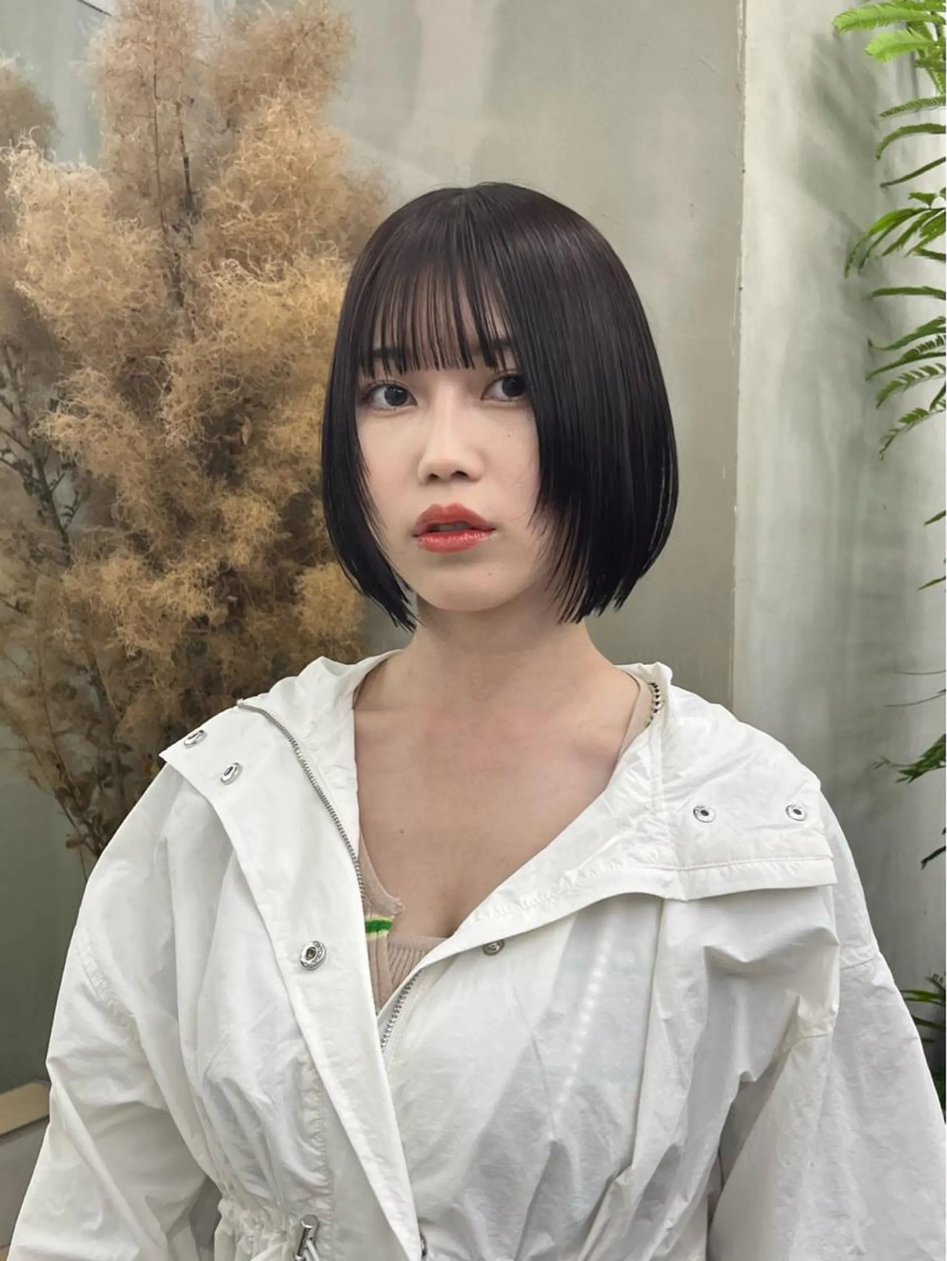 ミディアム イツク ⚡️ ルーツ/ハイトーンのヘアスタイル