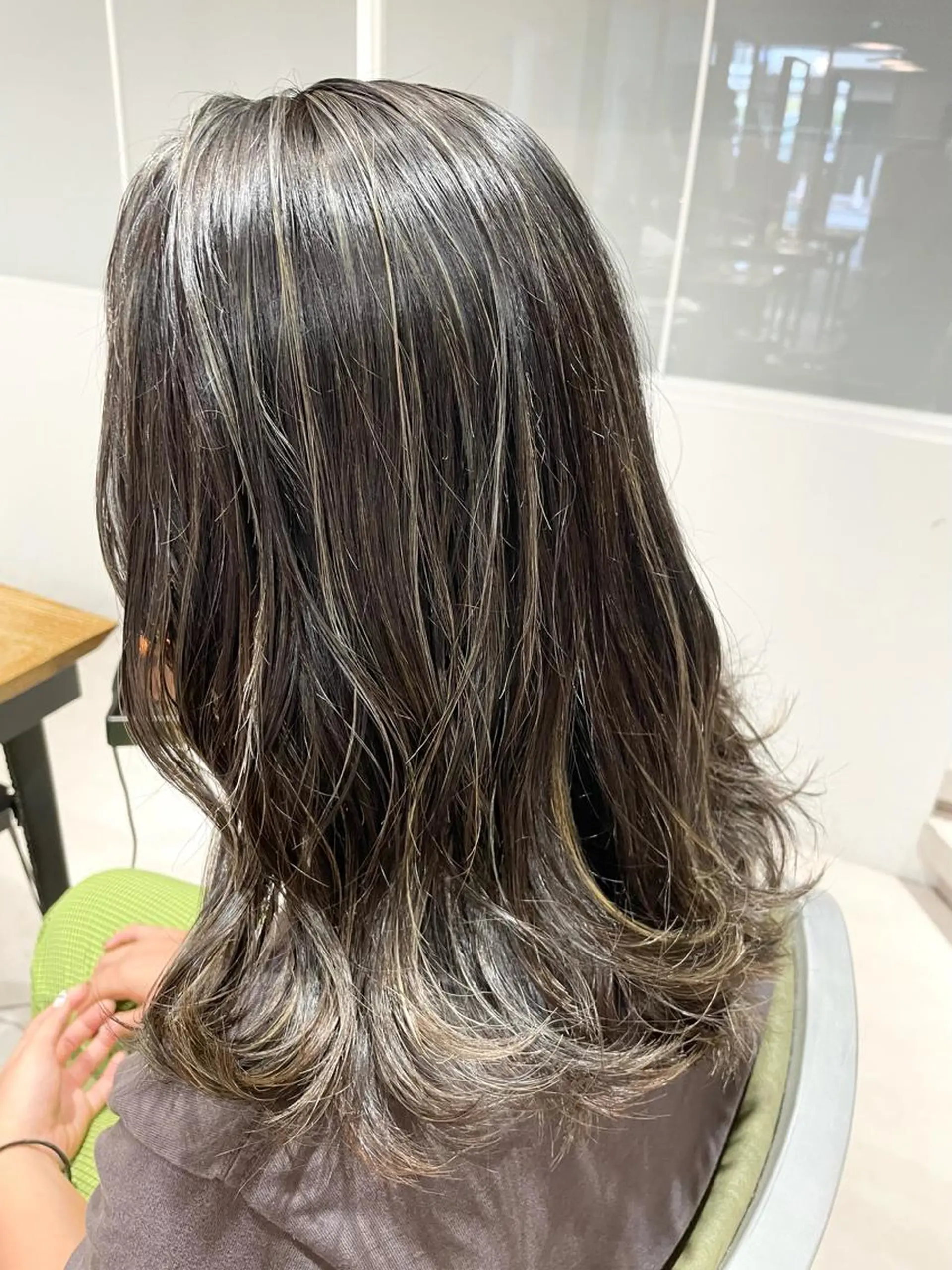 セミロング カラー ハイライトカラー ハイライト 🌈🌸あおき みちる🌟💗のヘアスタイル