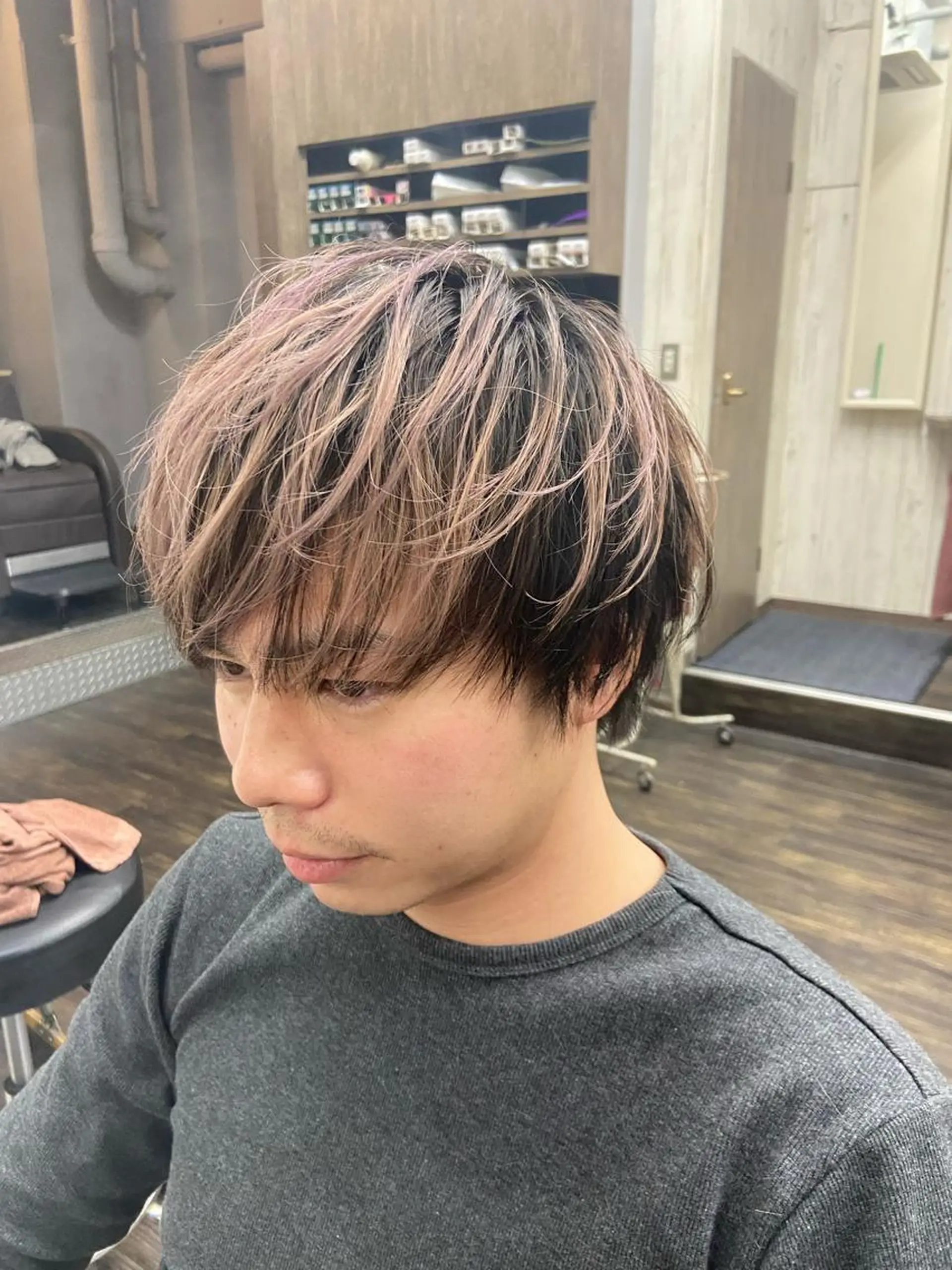 カラー ピンクカラー ピンクパープル メンズ レオ所属・仁和山 晃のヘアスタイル