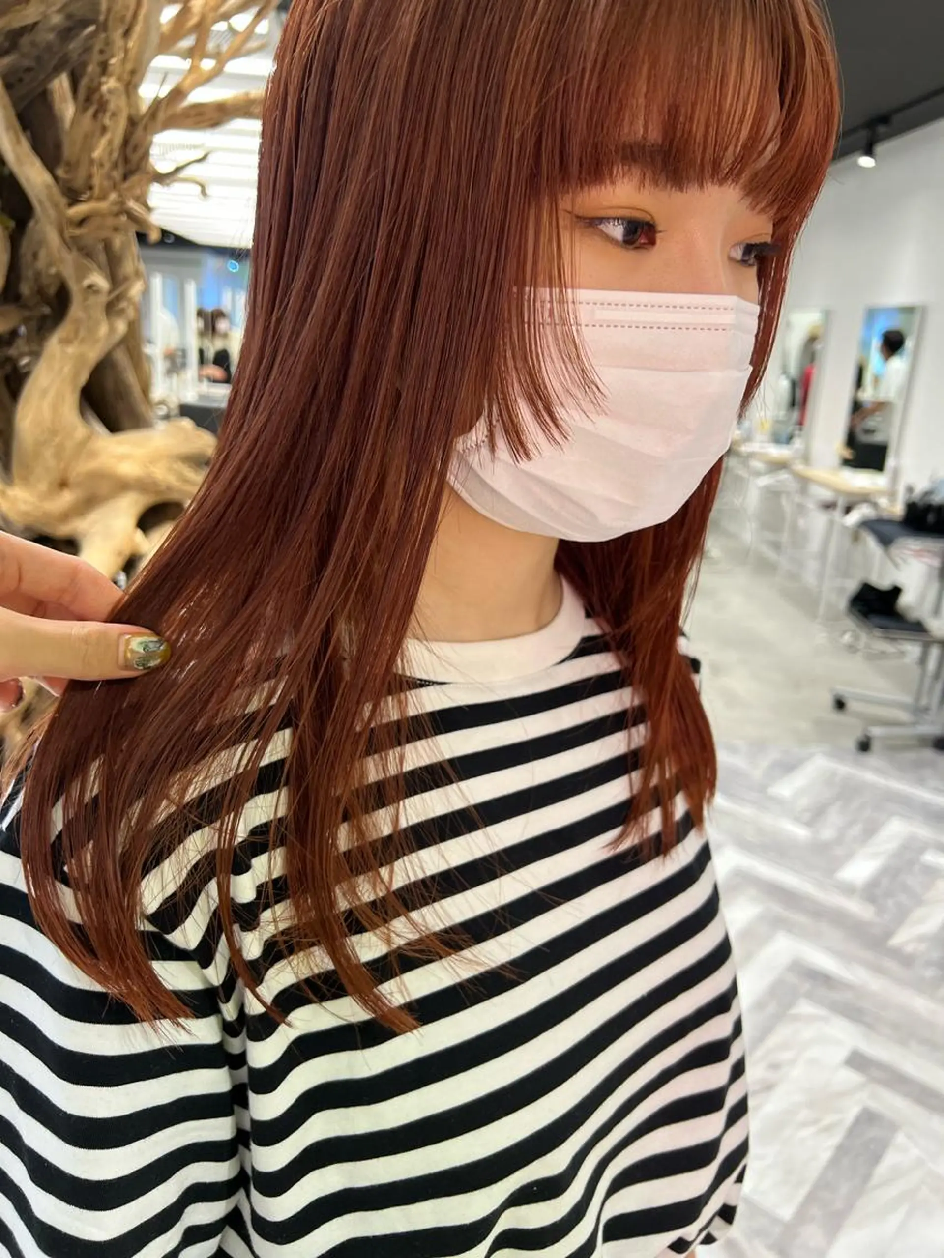 セミロング カラー パーマ ヘアアレンジ メンズ キッズ ネイル viewstokyo所属・mana 暖色カラーカットのヘアスタイル