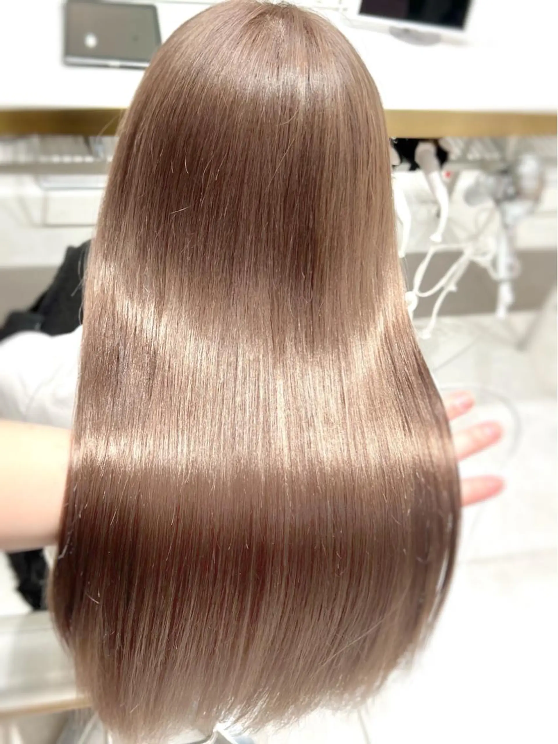 ロング カラー ベージュカラー 透明感カラー グレージュ レイヤー専門家 ダブルカラー修のヘアスタイル