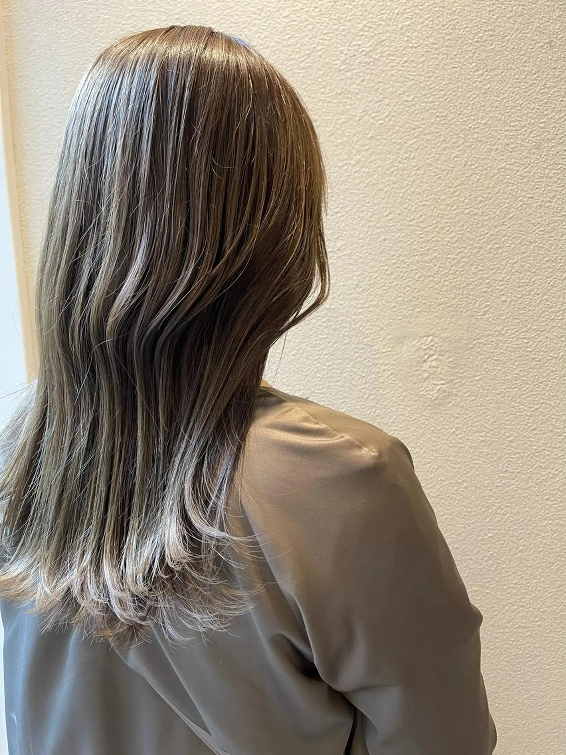 ロング カラー トレンド/顔まわり/ レイヤー/髪質改善のヘアスタイル