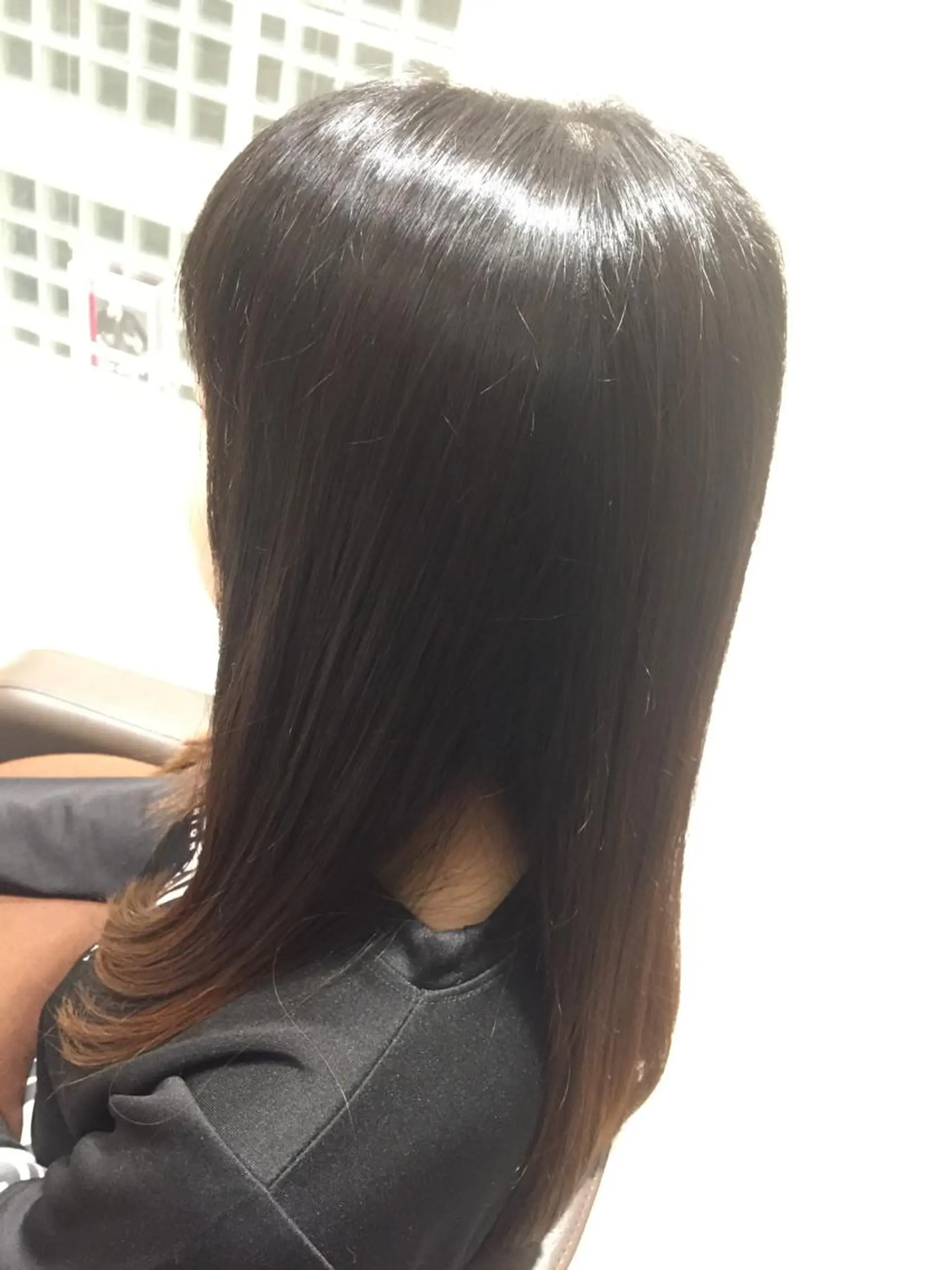 ロング トリートメント 岡田 夏実のヘアスタイル