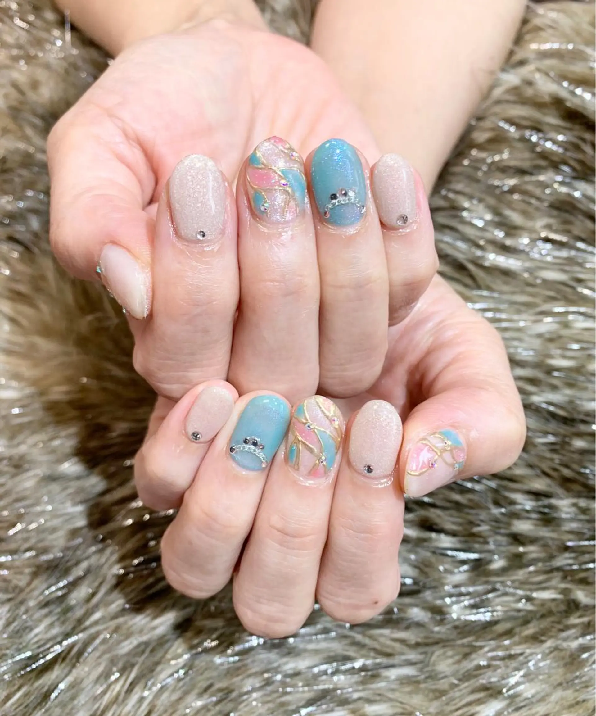 ネイル ハンドネイル ハンドケア 🌙都岡 ムーンネイルのネイルデザイン