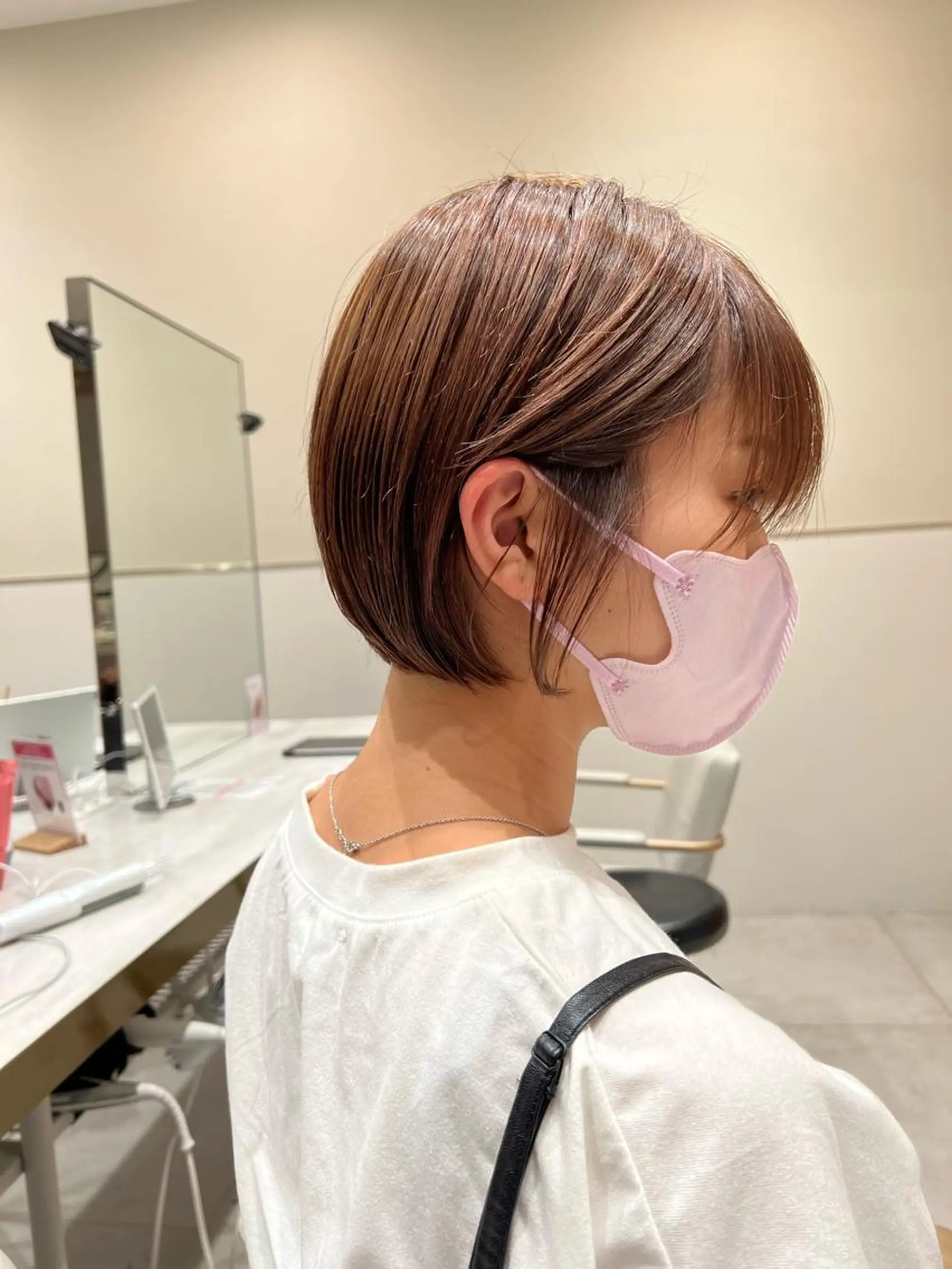 ショート カラー グレージュ ボブ カット ヘアカラー トリートメント レイヤー専門家 ダブルカラー修のヘアスタイル