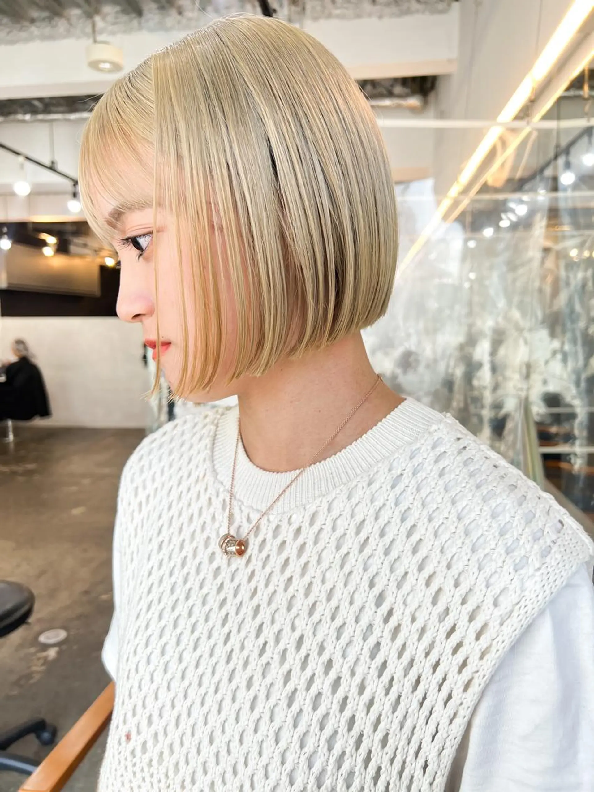 ショート カラー ブリーチ ボブ カット ヘアカラー レイヤーカット/ 火ノ見🪡のヘアスタイル