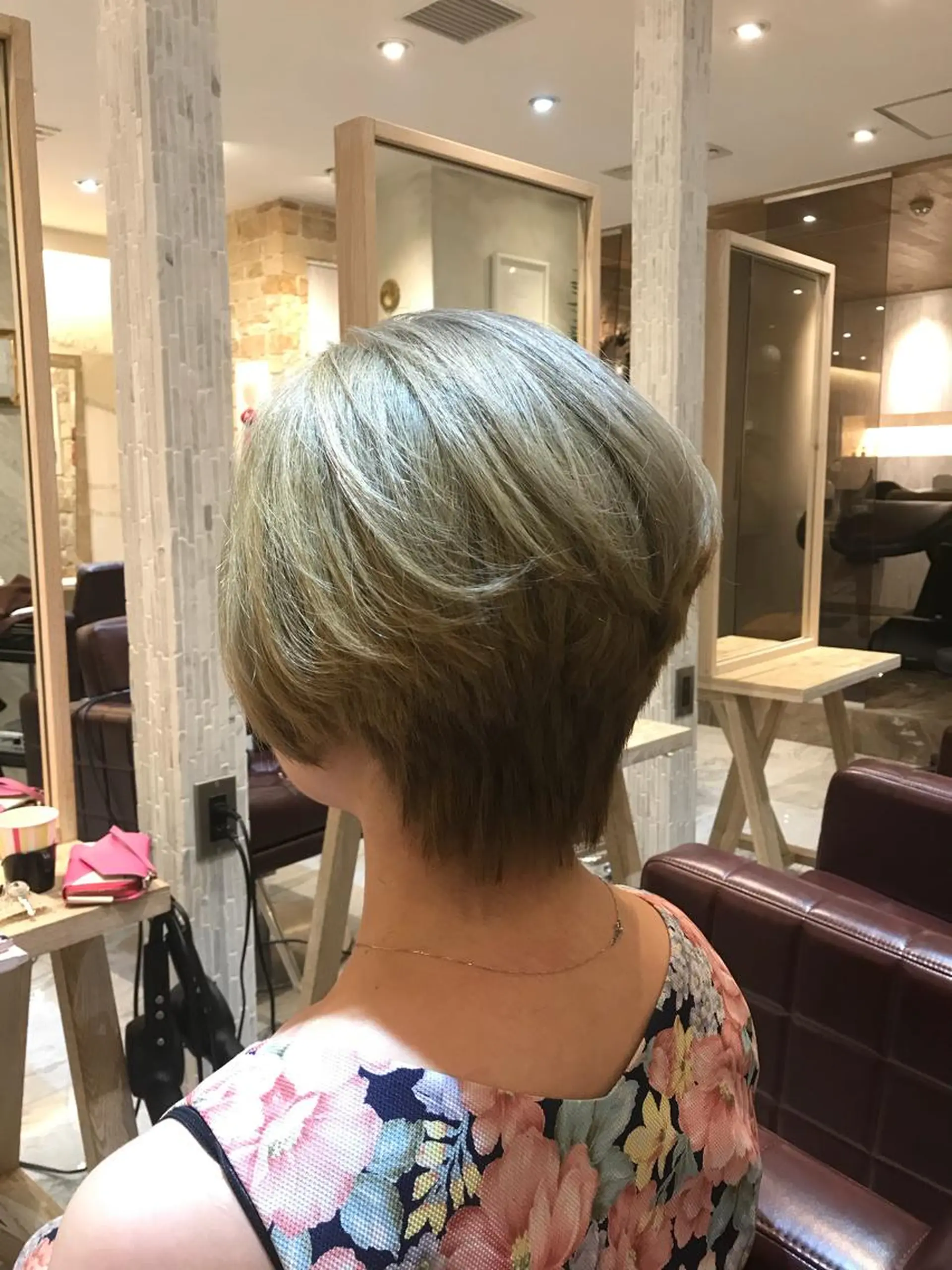 ショート カラー グレージュ シルバー シルバーグレージュ 髪質改善・艶髪特化 木村侑平のヘアスタイル
