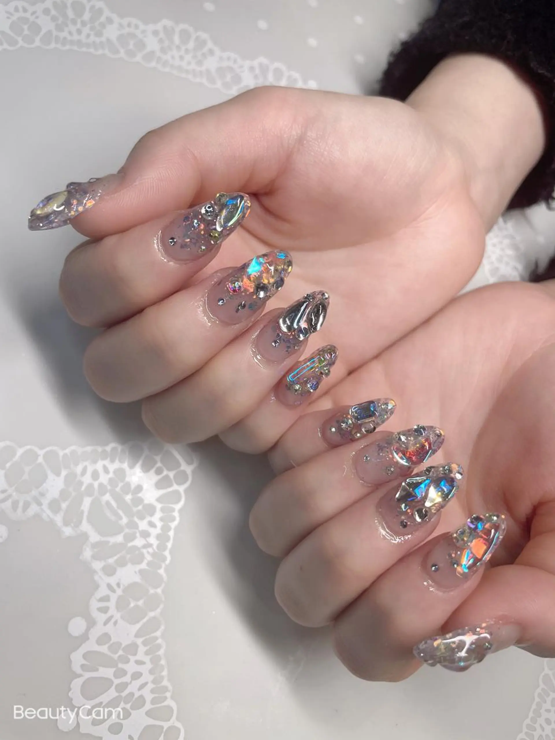 ミディアム ネイル ストーンネイル ハンドネイル 《LB》ラブリエ Nail&eyeのマツエク・マツパデザイン