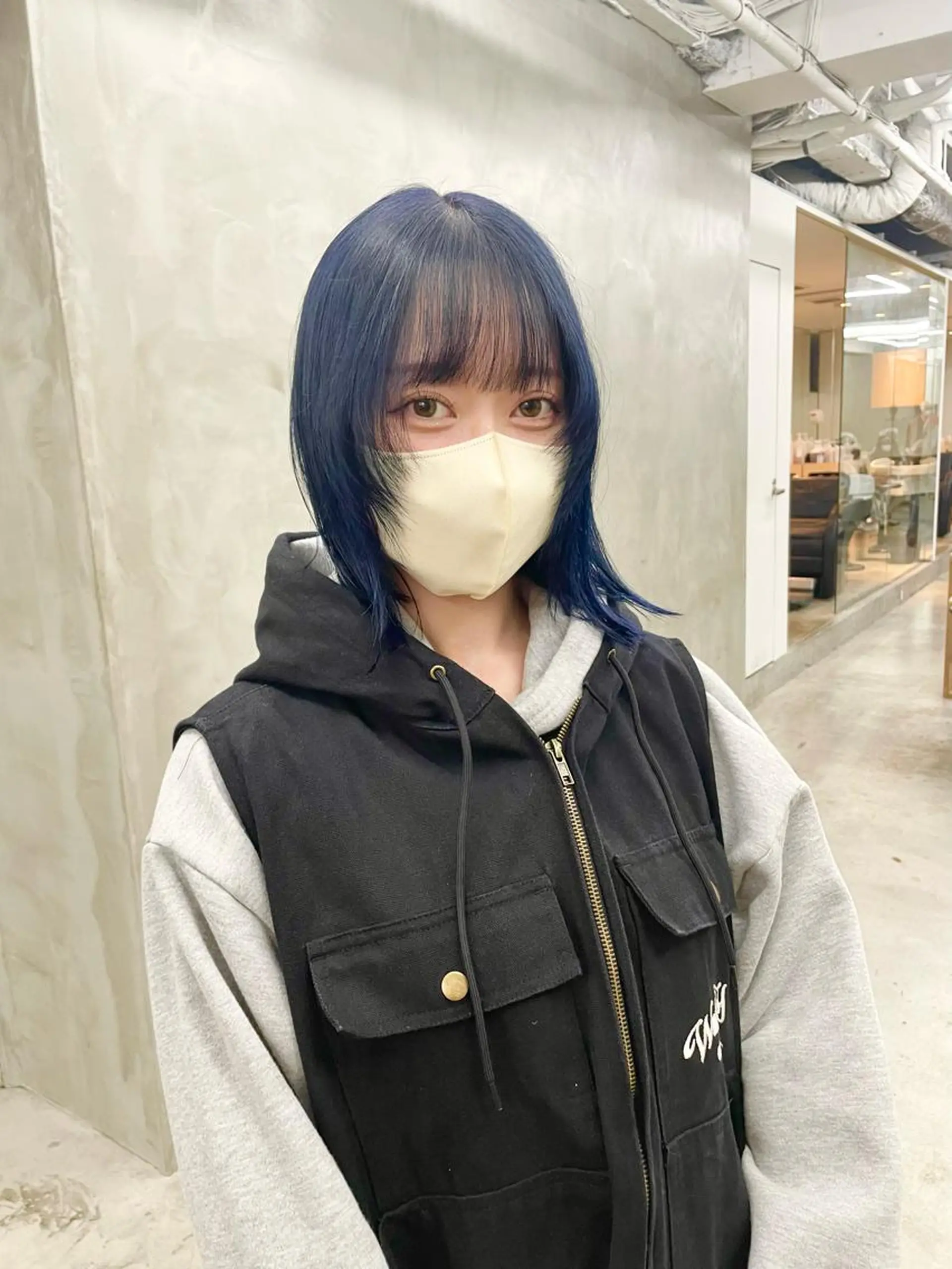 ミディアム カラー パーマ ヘアアレンジ メンズ ミディアムパーマ メンズバレイヤージュ メンズブリーチ センターパート フェードカット ヘアカラー トリートメント ハイトーン/レイヤー 🌸さくらのヘアスタイル