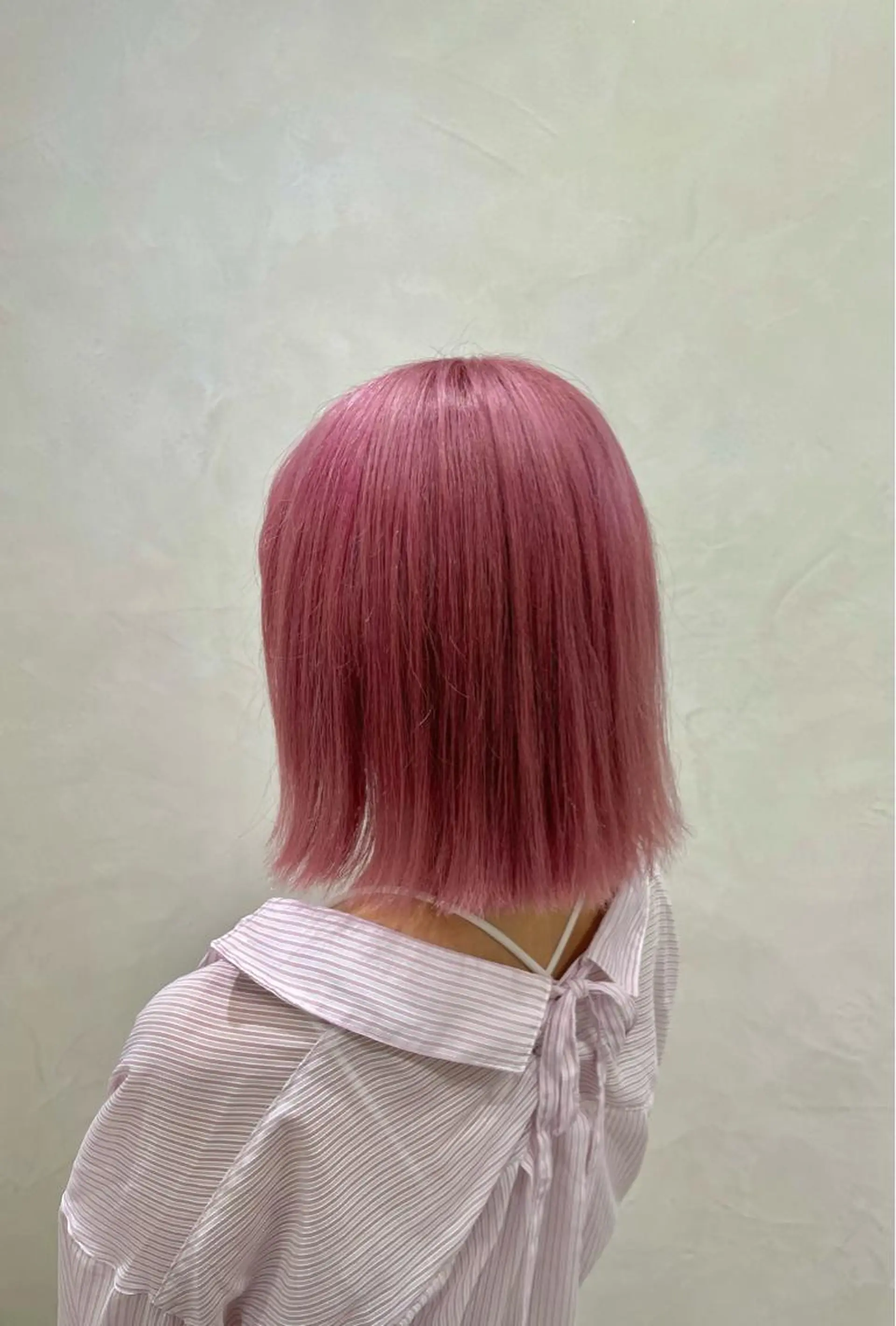 ミディアム カラー ピンクカラー 宍戸 秀斗のヘアスタイル