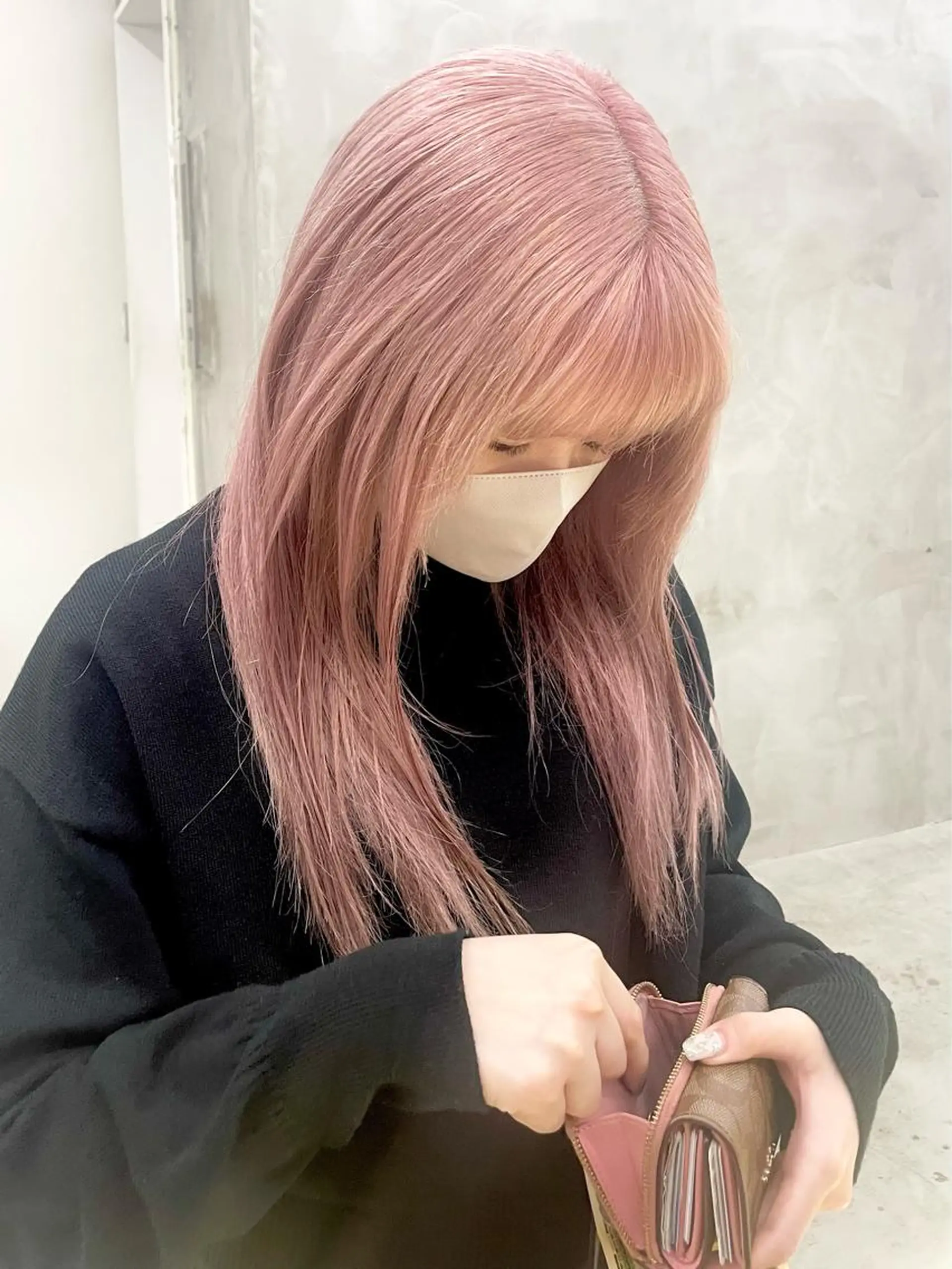 ミディアム カラー パーマ ヘアアレンジ メンズ ミディアムパーマ メンズバレイヤージュ メンズブリーチ センターパート フェードカット ヘアカラー トリートメント ハイトーン/レイヤー 🌸さくらのヘアスタイル