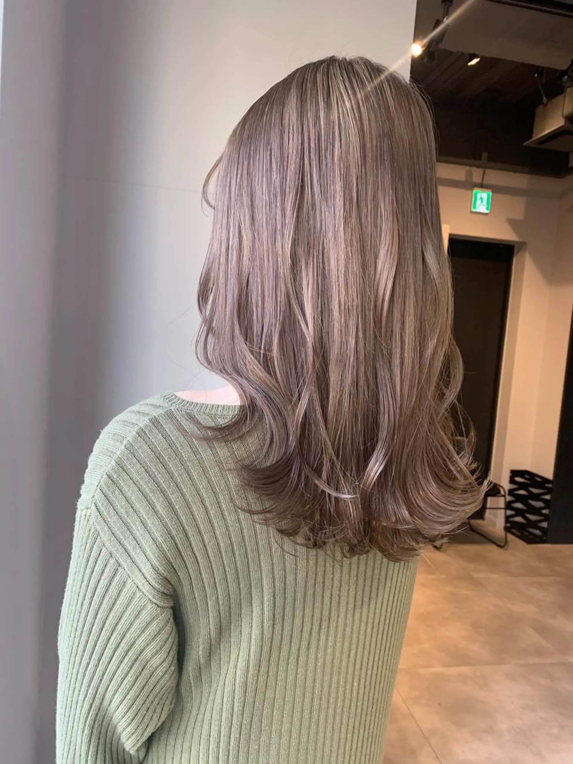 ミディアム カラー ベージュカラー 透明感カラー ブリーチ👩‍🦳/ ‪✂︎MANAMIのヘアスタイル
