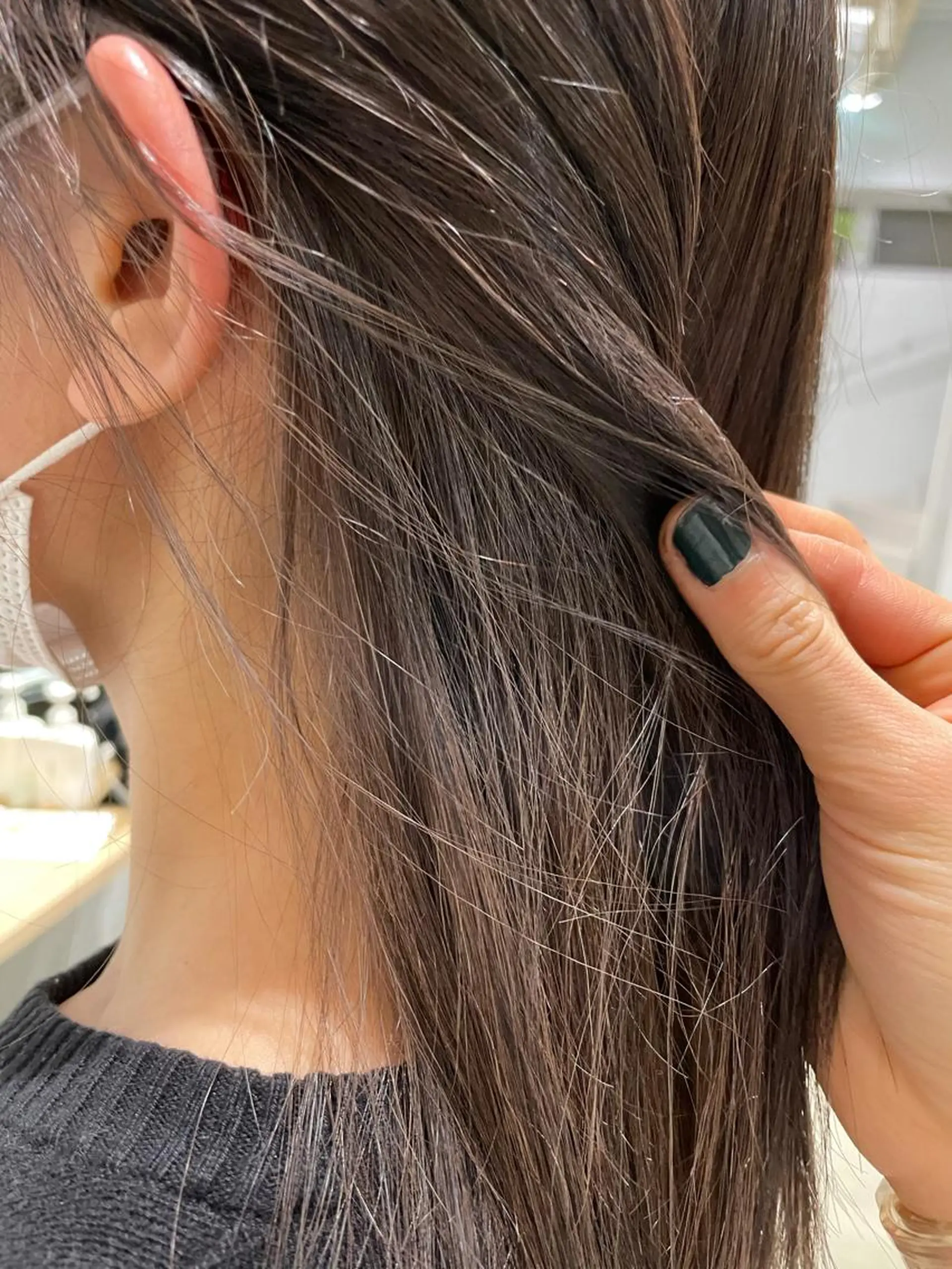 セミロング カラー 斉藤 瑞恵のヘアスタイル