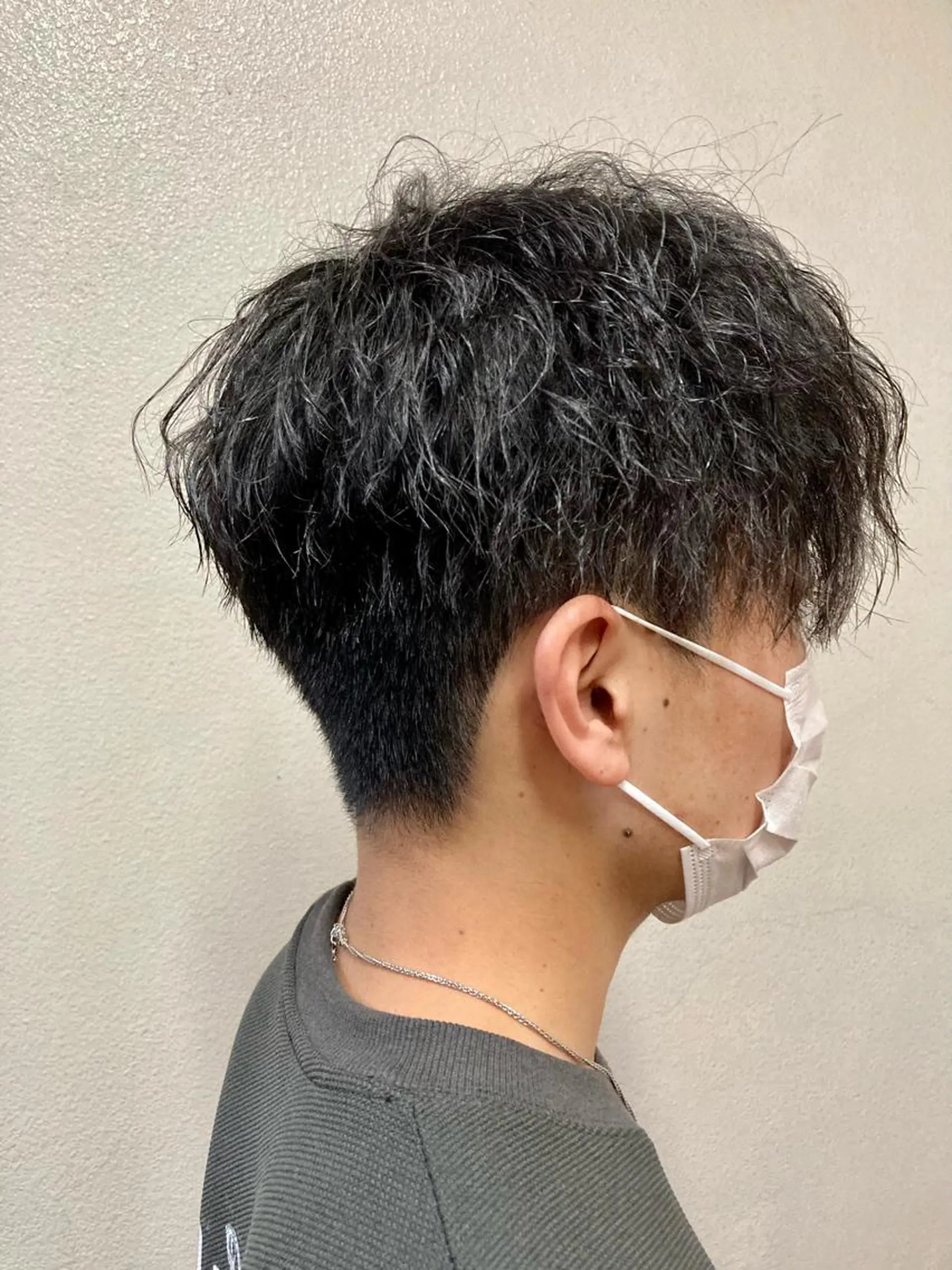 メンズ センターパート マッシュ 刈り上げ カット パーマ 完全個室マンツーマン メンズサロン草野貴樹のヘアスタイル