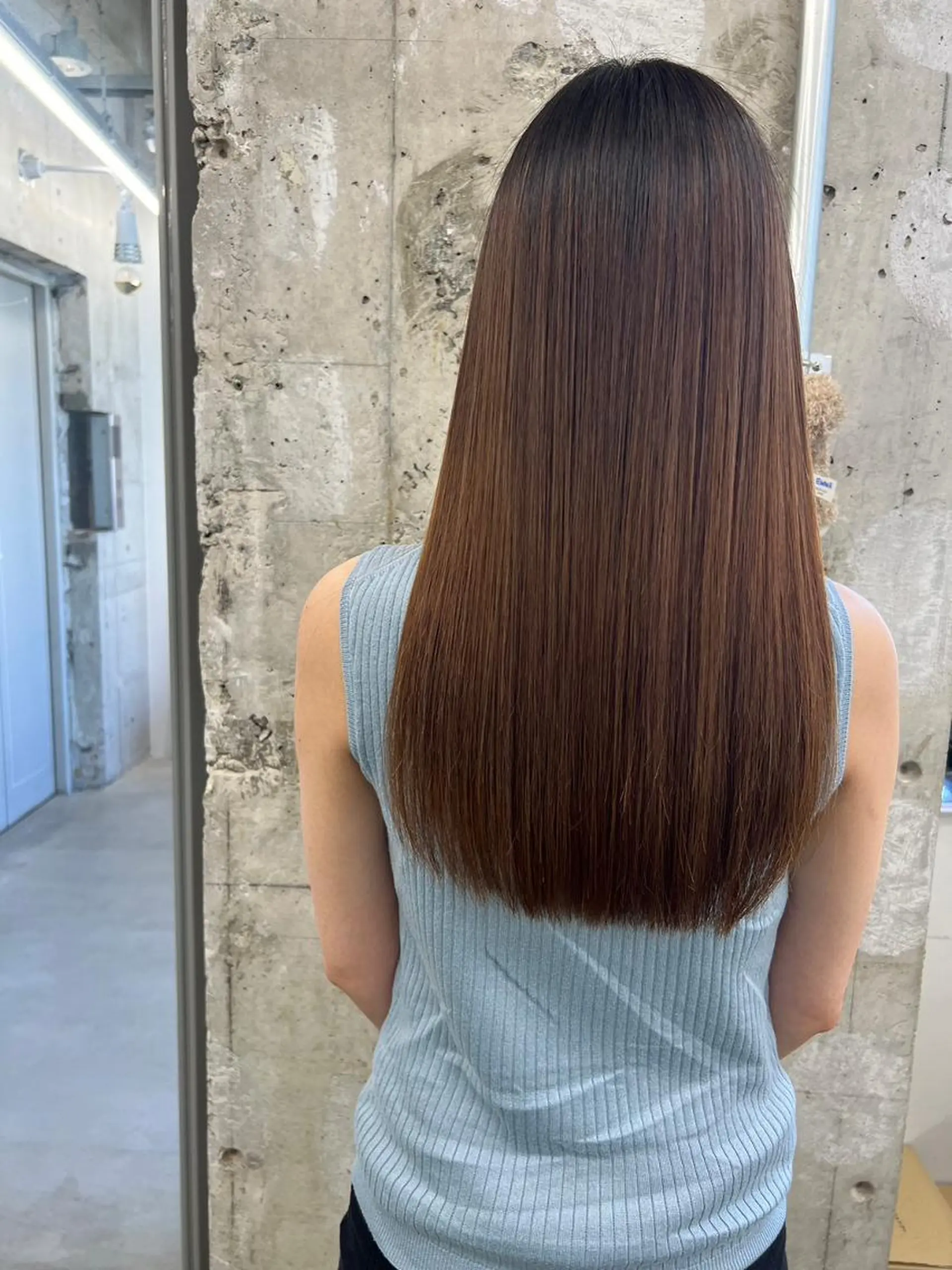 ロング ヘアアレンジ パーマ カラー ベージュカラー ブリーチ ケアカラー イヤリングカラー グレージュ カット トリートメント ヘッドスパ ヘアケア特化型サロン newi 京橋のヘアスタイル