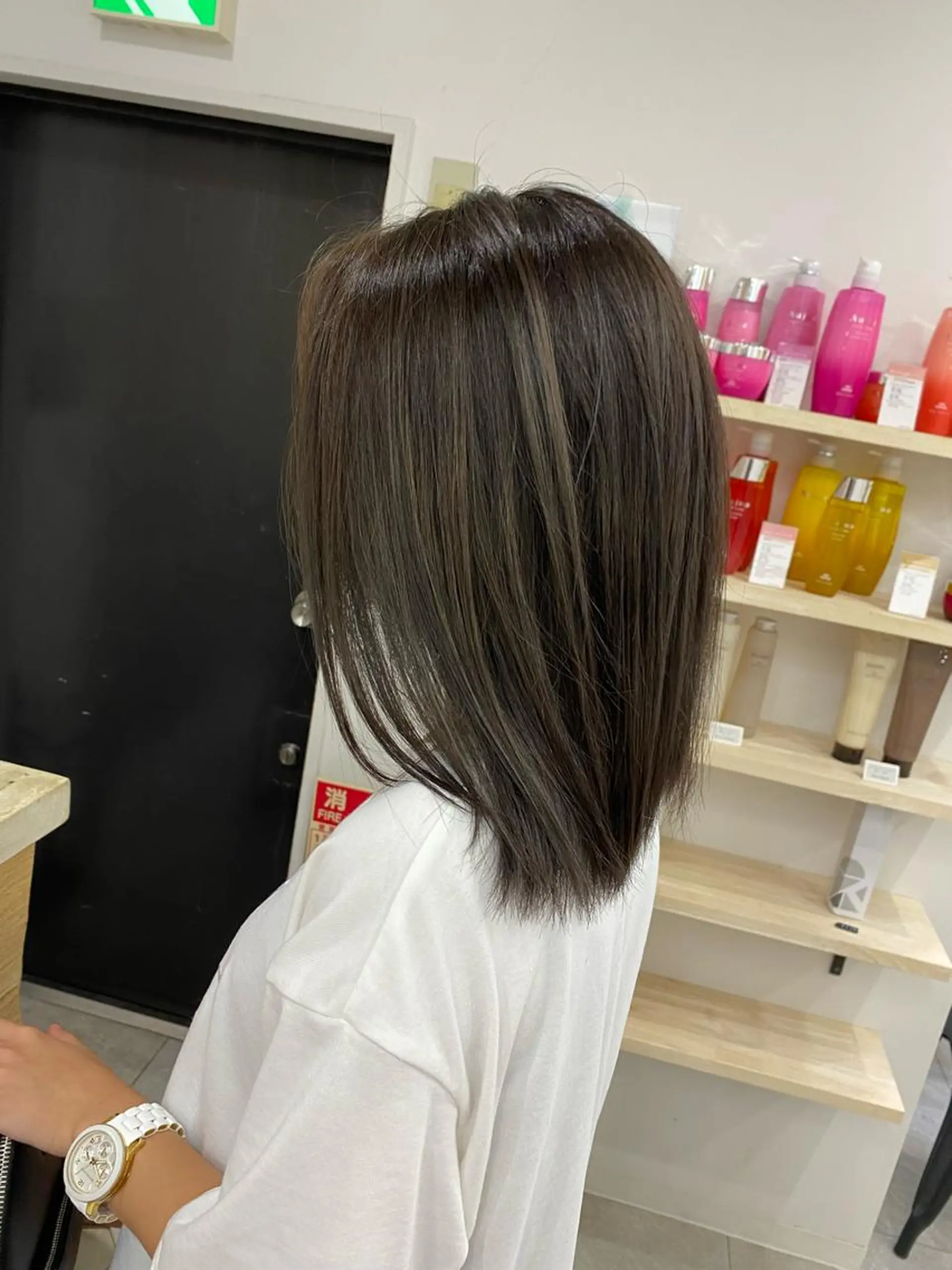 セミロング カラー 黒須 蓮太のヘアスタイル