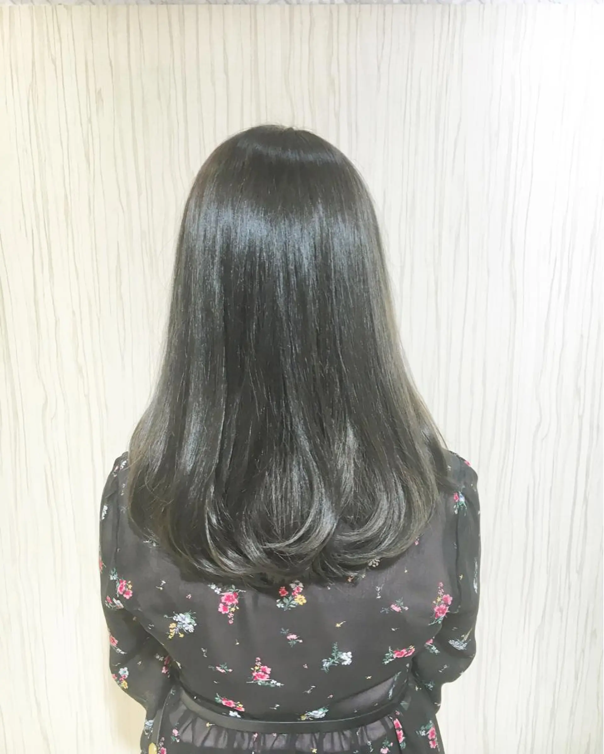 ミディアム セミロング カラー ヘアアレンジ グレージュ ✨艶髪✨透明感✨ 山内大樹のヘアスタイル