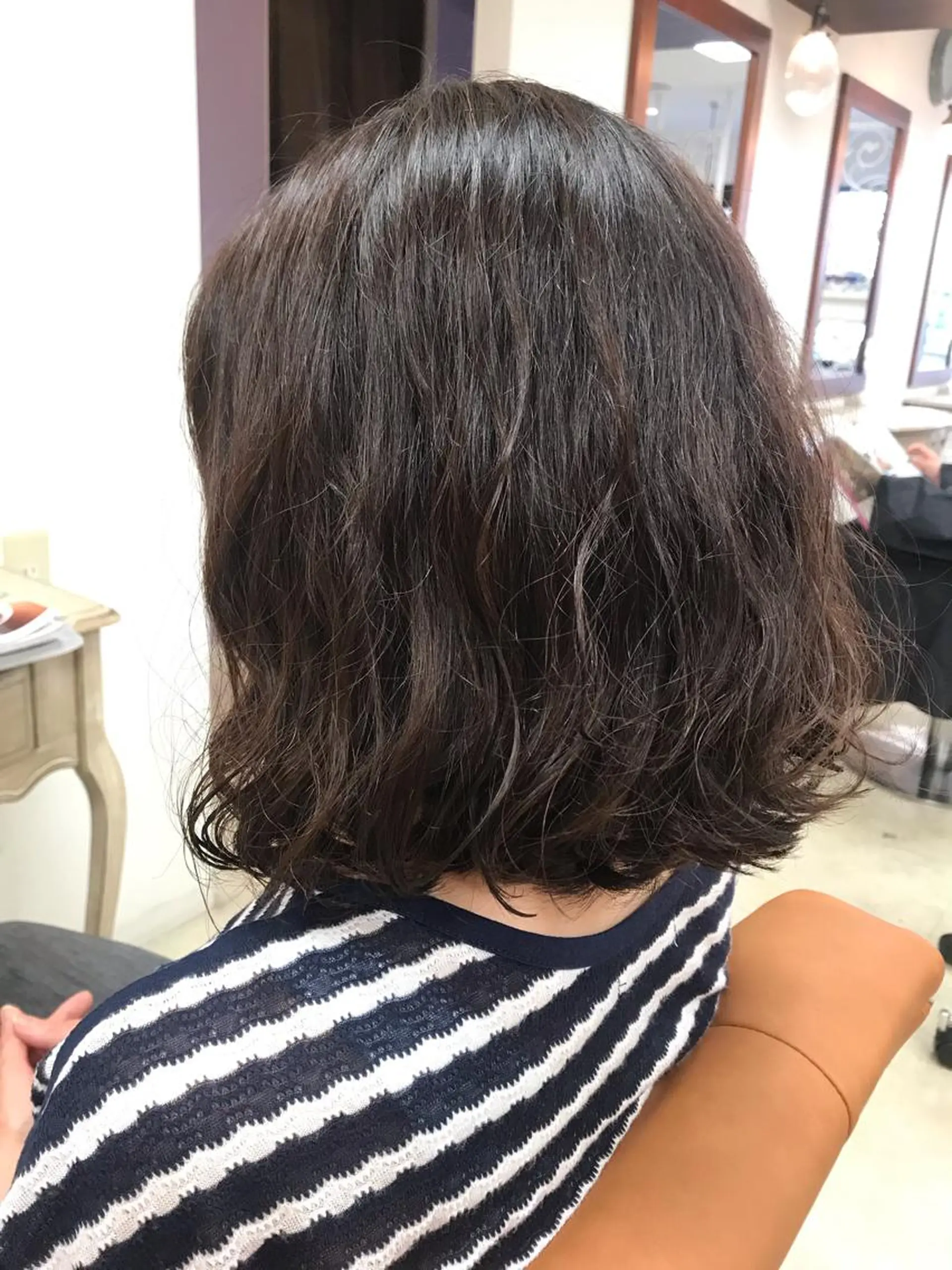 ミディアム パーマ ミディアムパーマ 本多結香/レイヤー /ハイライトカラーのヘアスタイル