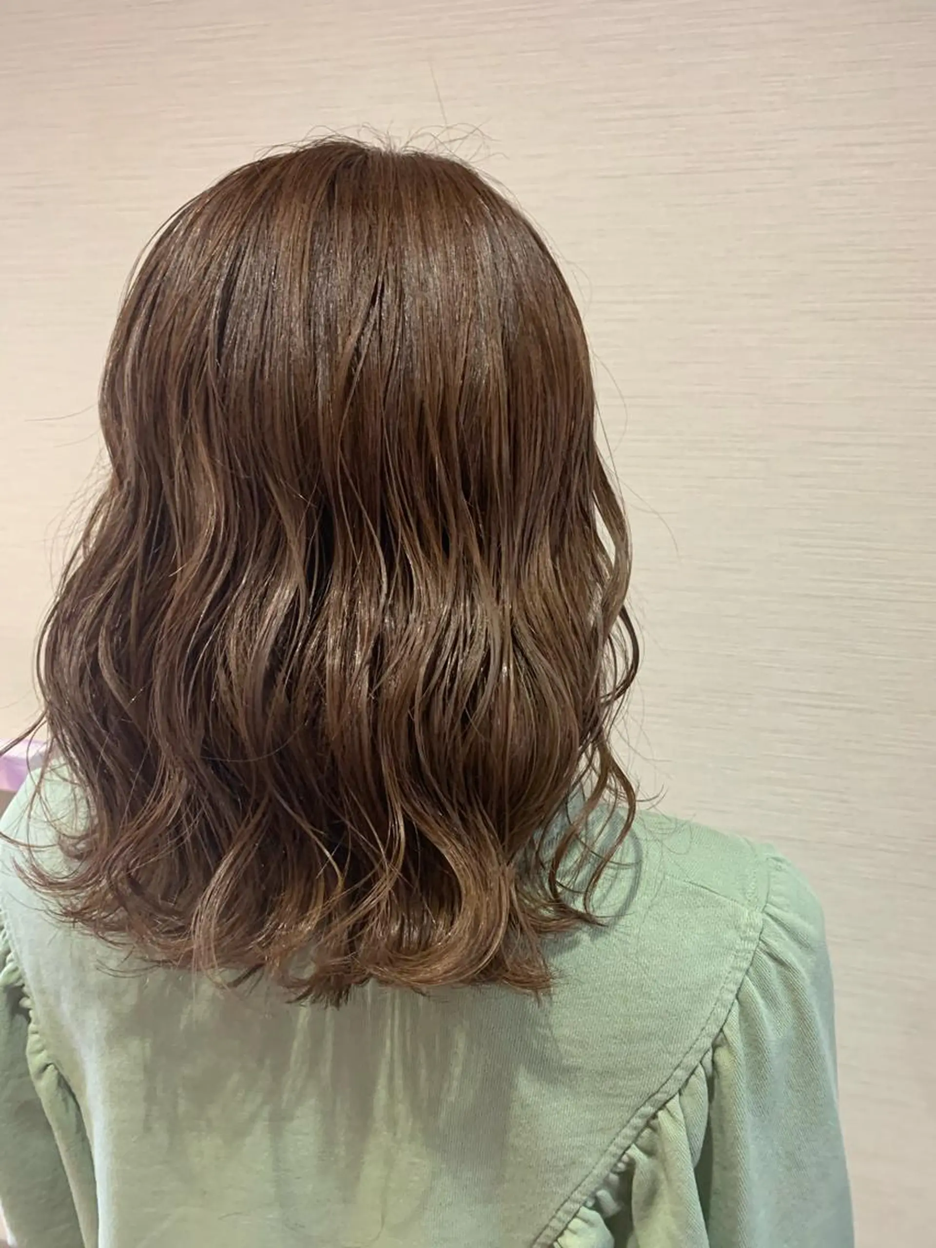 ミディアム カラー 蓮見  友里のヘアスタイル