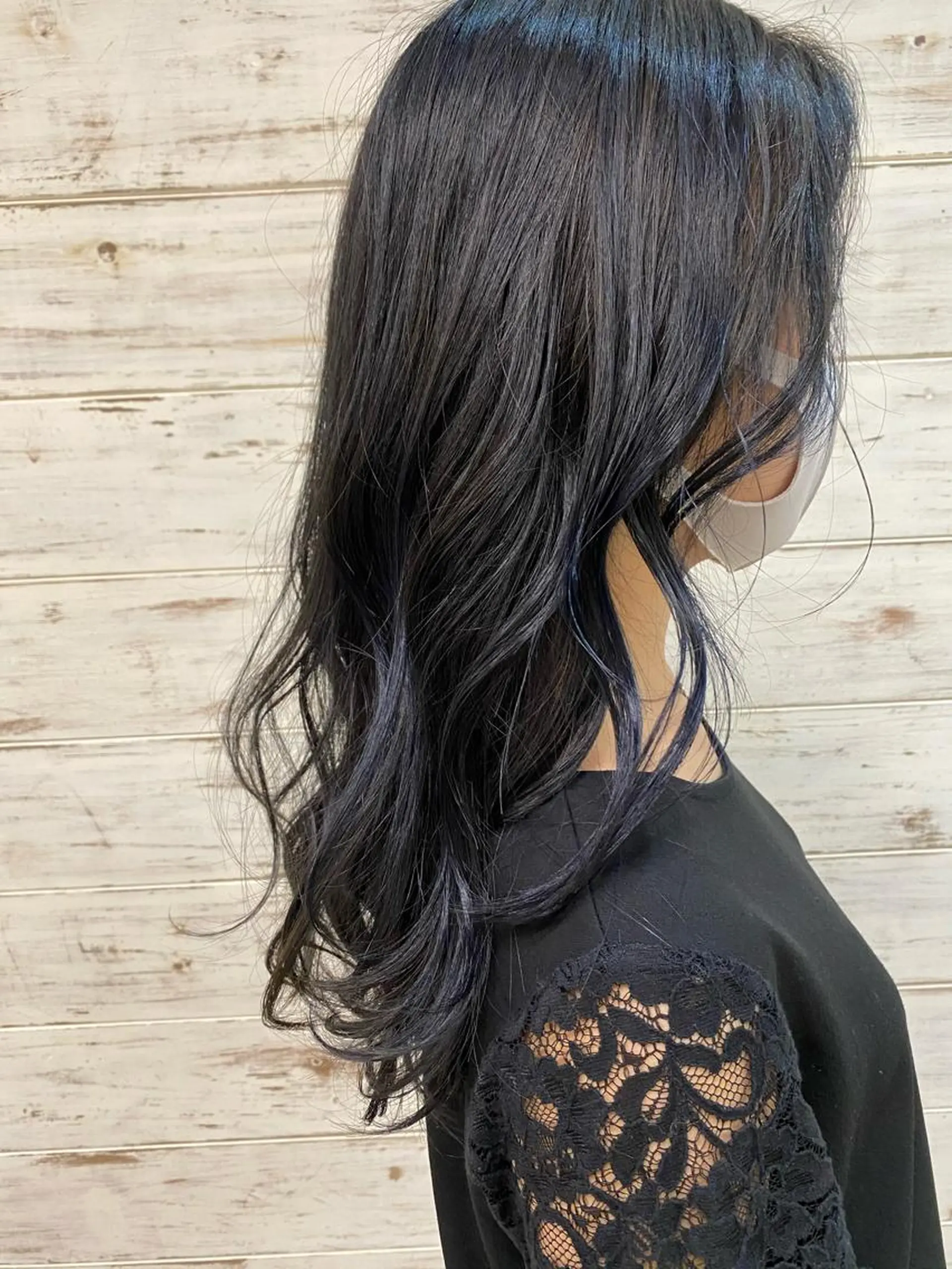 ロング カラー 黒髪 ブルーカラー ブルーブラック カット ヘアカラー トリートメント 日比 貴大/ minim hairのヘアスタイル