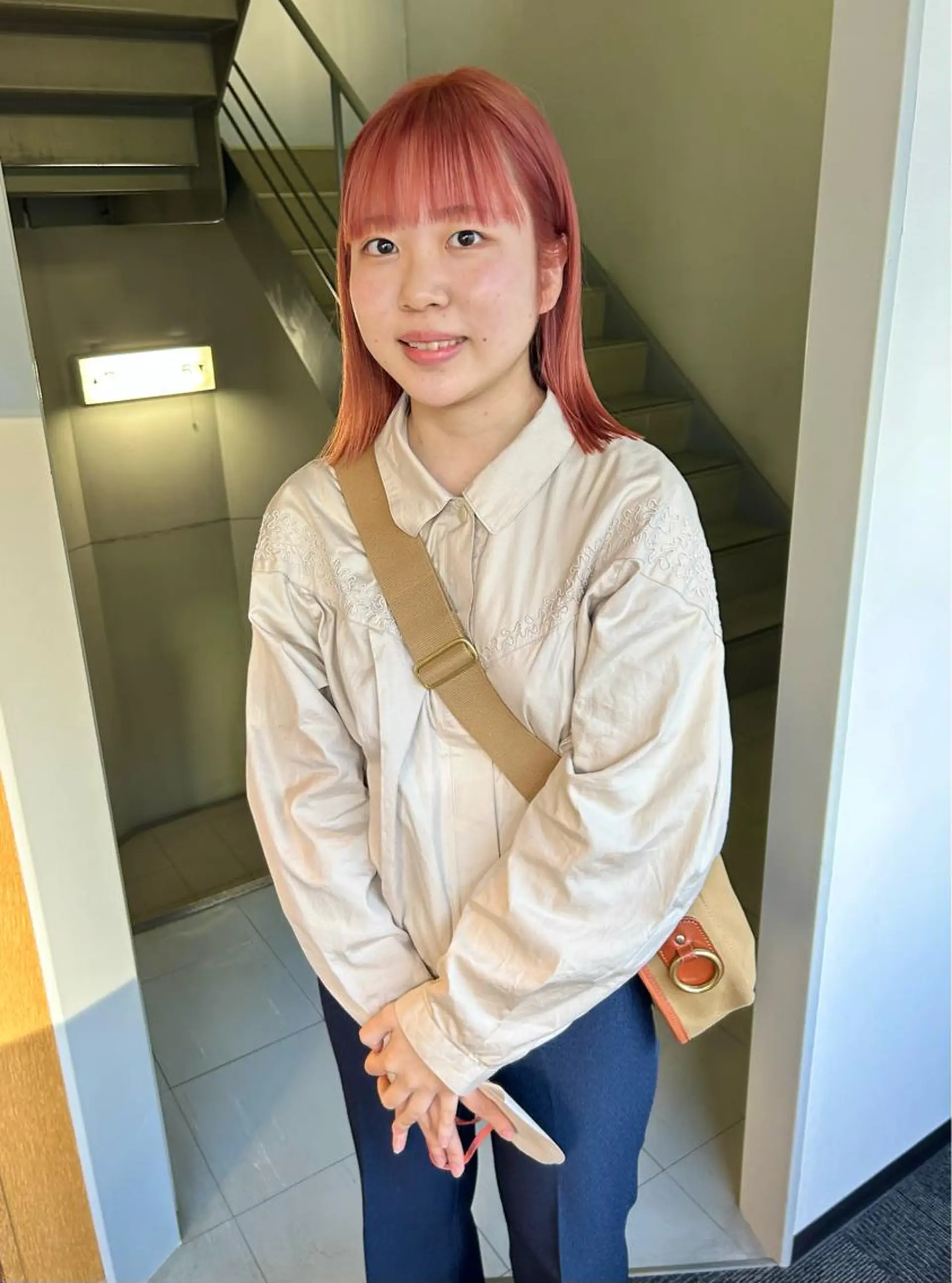 ミディアム カラー パーマ ヘアアレンジ オレンジ ピンクカラー 髪と音処　マトぺ所属・デザインカラー/ボブ ブリーチカラー/ユリのヘアスタイル