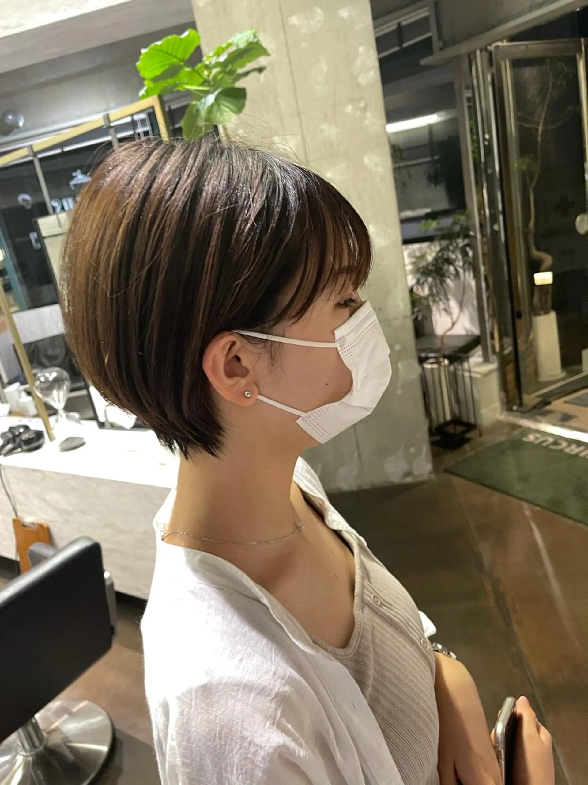ショート くびれヘア ショートヘア レイヤー特化/小顔顔 周り/セノ/表参道のヘアスタイル