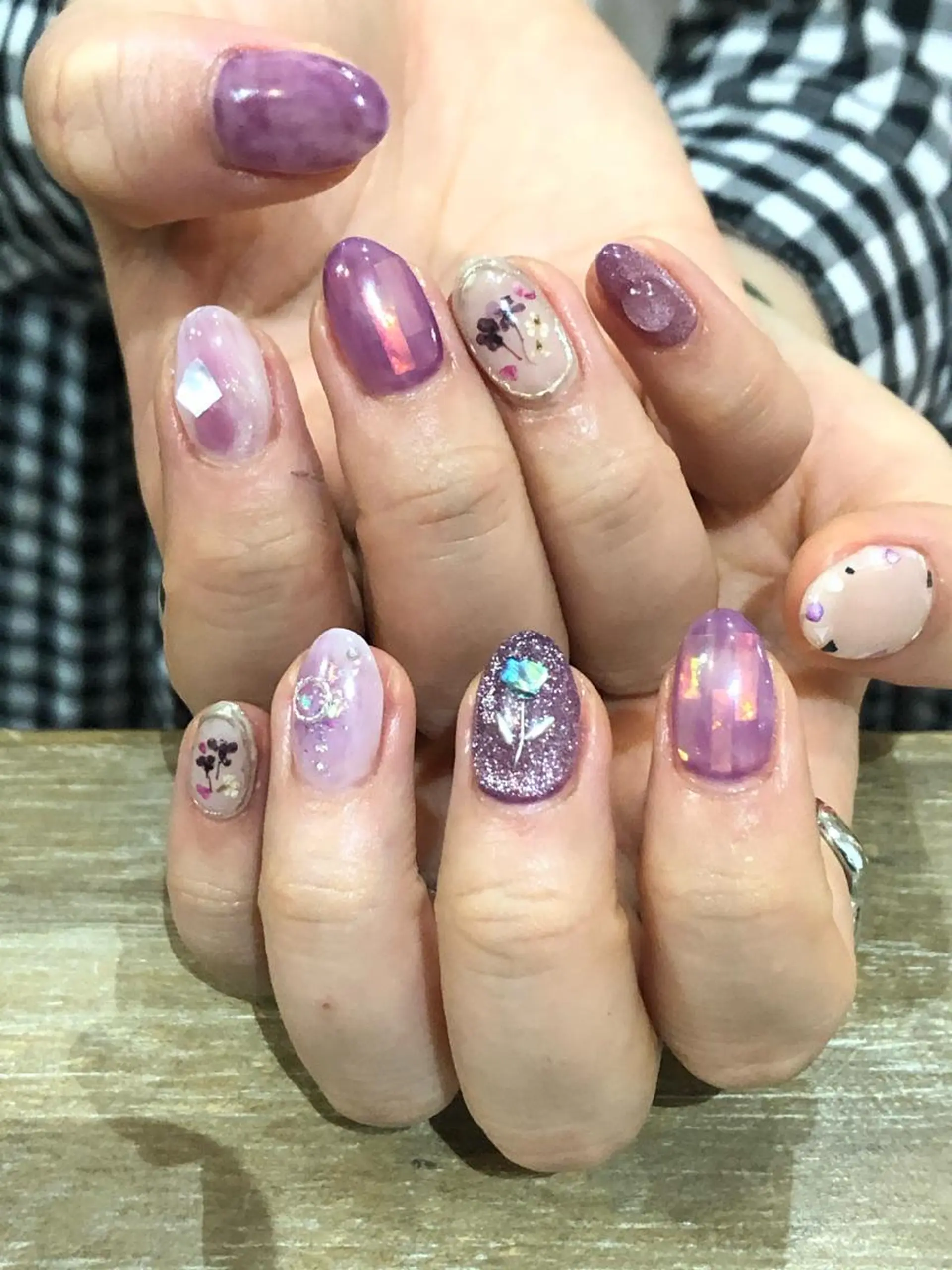 ネイル ハンドネイル Nest 三田のマツエク・マツパデザイン